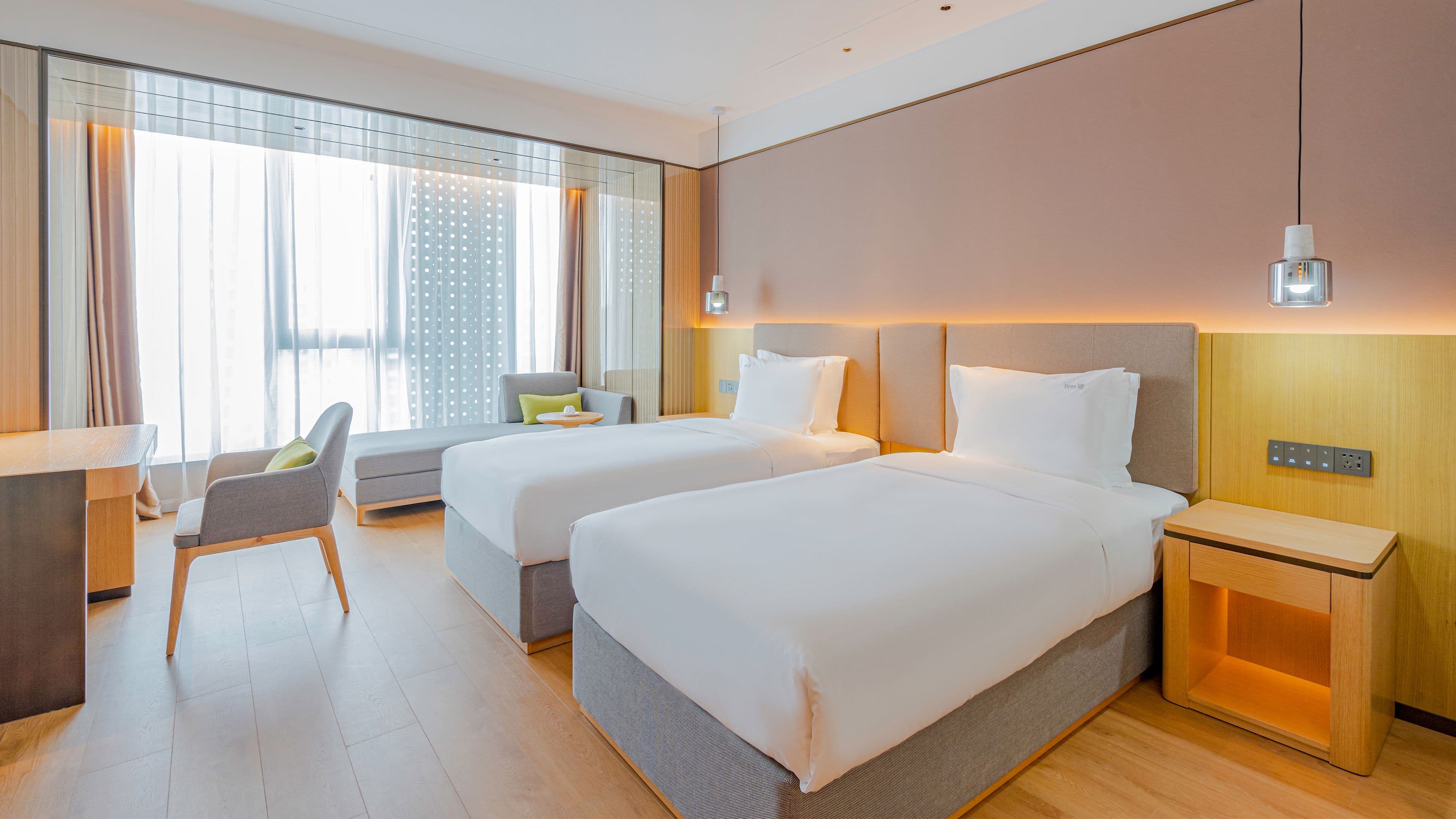 Holiday Inn One Thousand Island Lake - Image 2