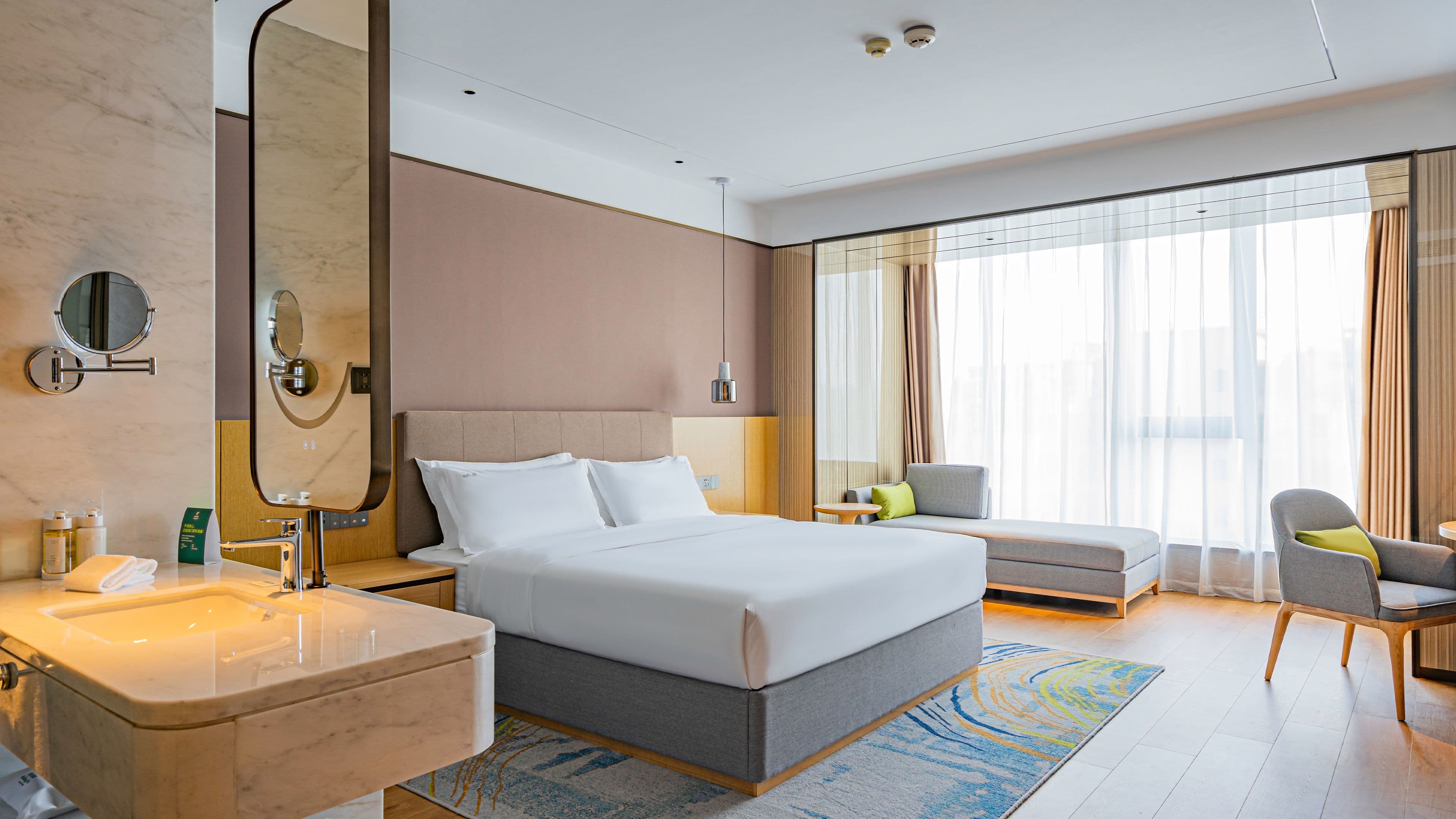 Holiday Inn One Thousand Island Lake - Image 3