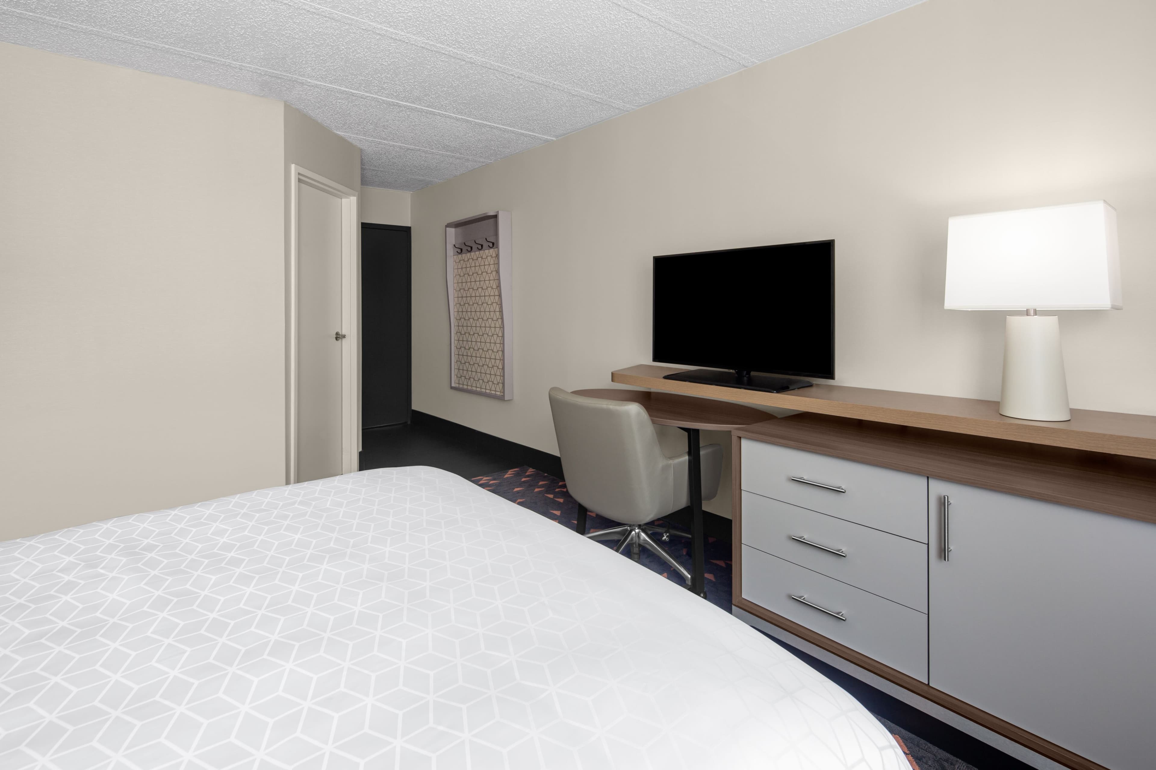 Holiday Inn Hasbrouck Heights-Meadowlands - Image 5