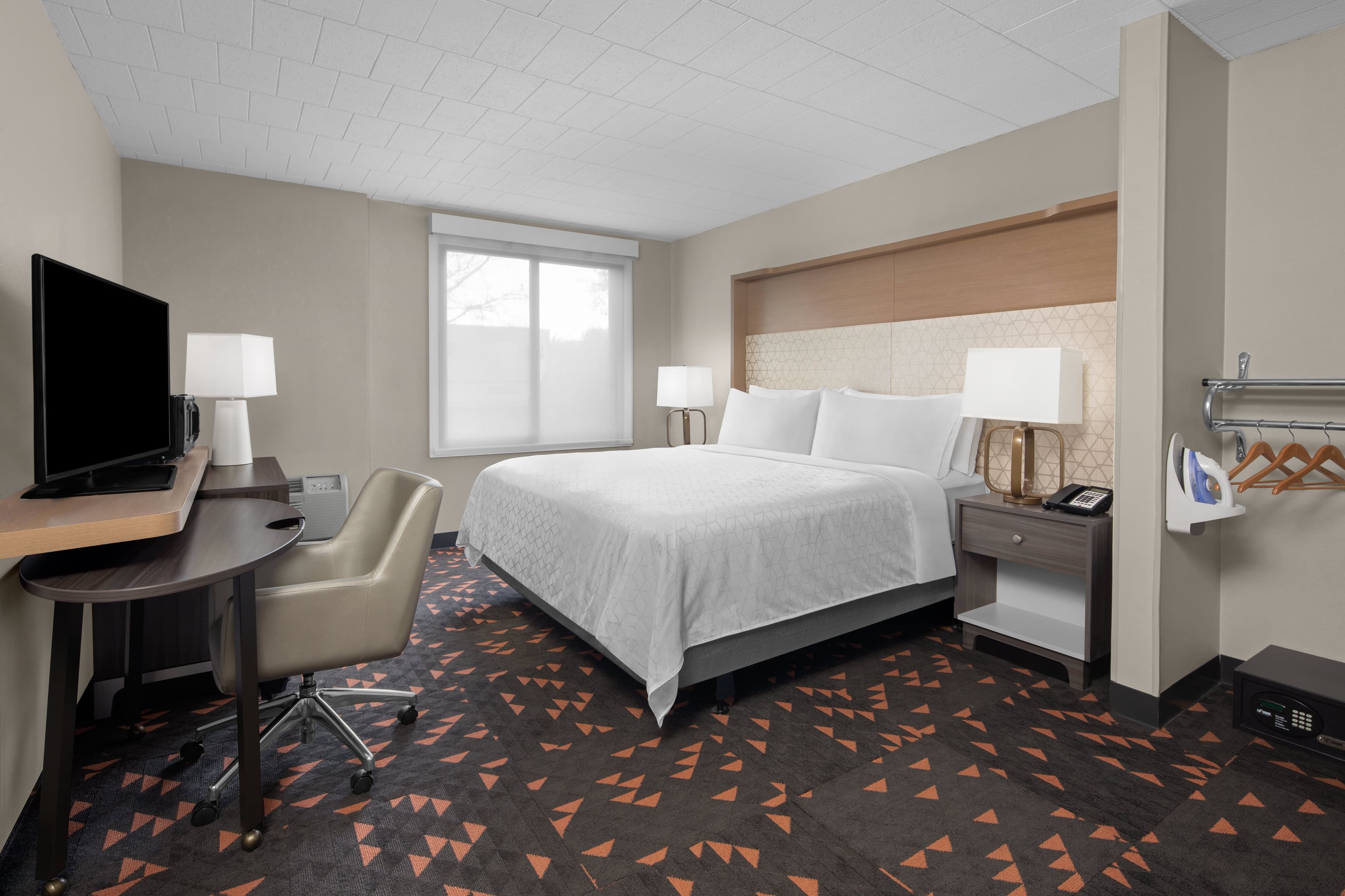 Holiday Inn Hasbrouck Heights-Meadowlands — 8