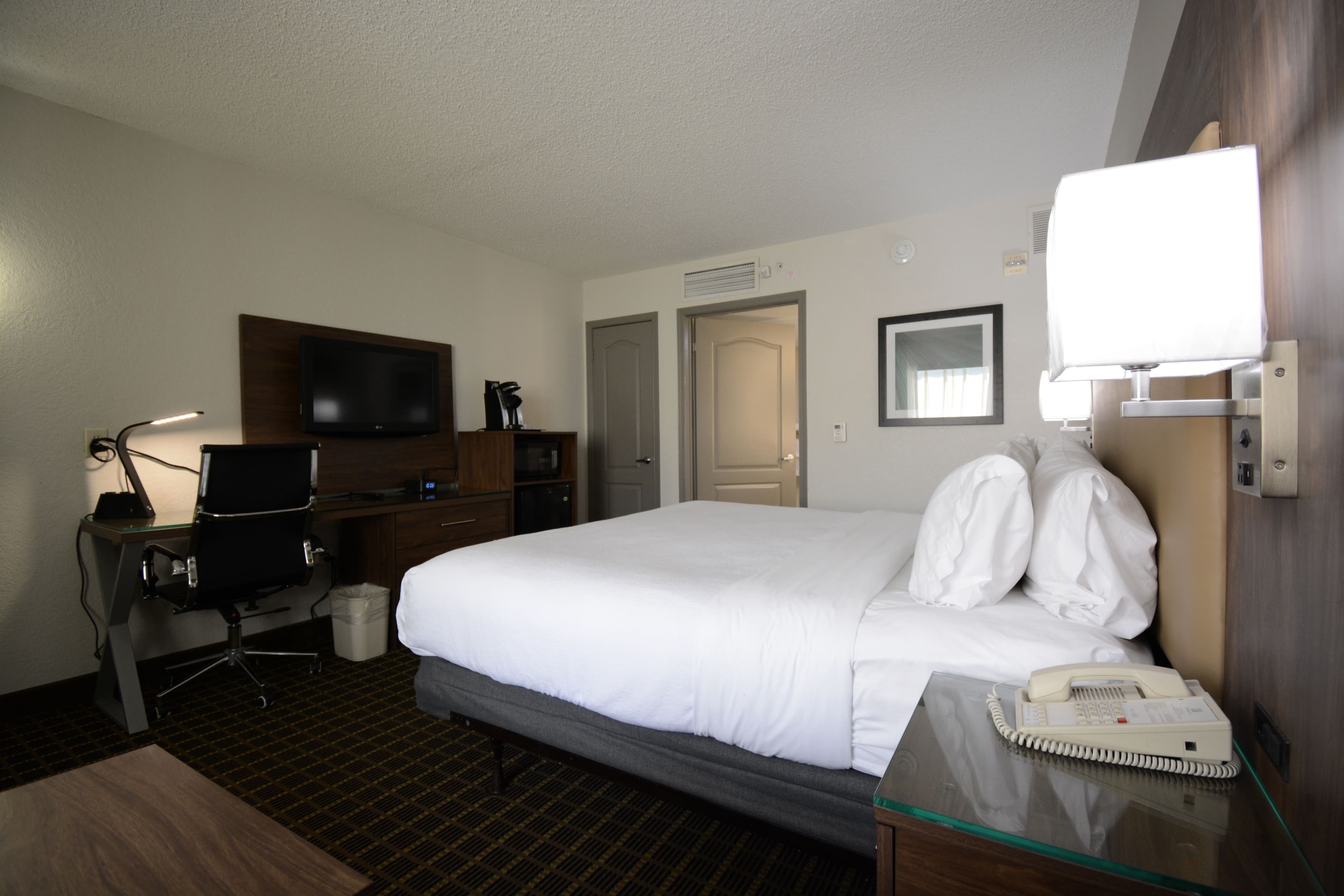 Holiday Inn Hazlet — 7