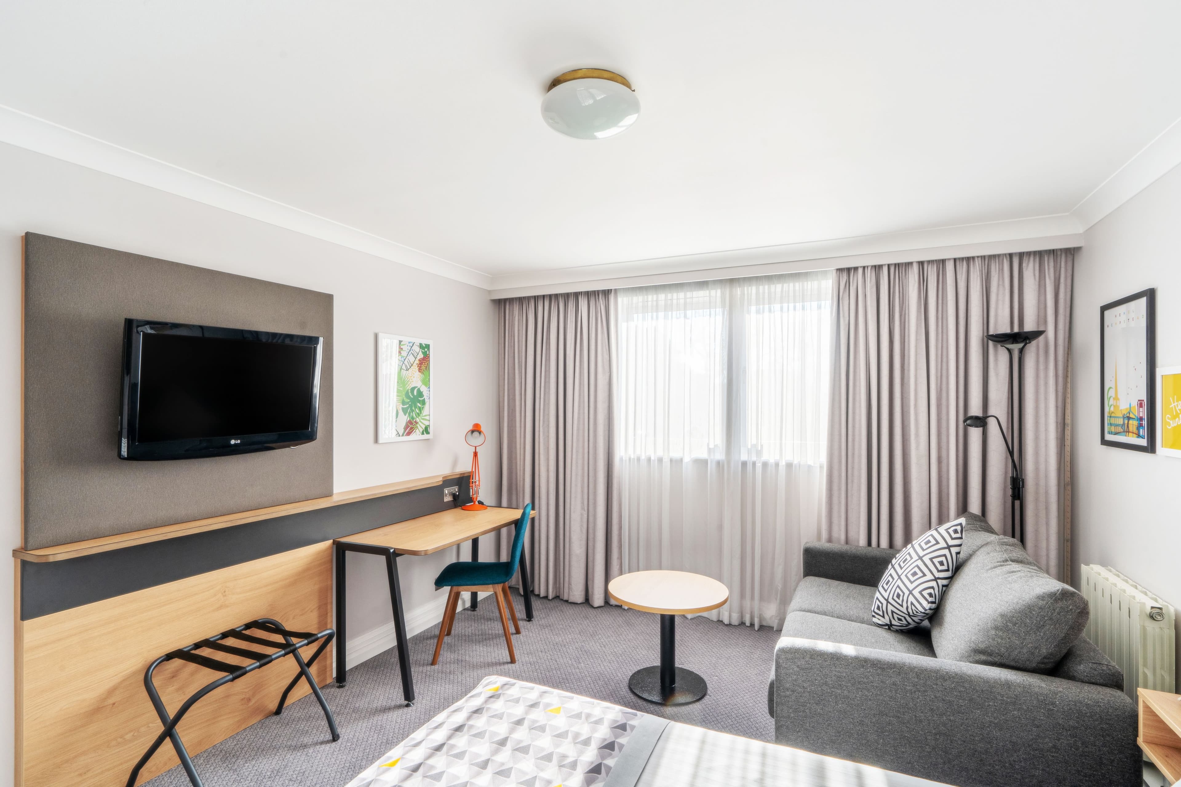 Holiday Inn Hemel Hempstead M1, Jct. 8 — 17