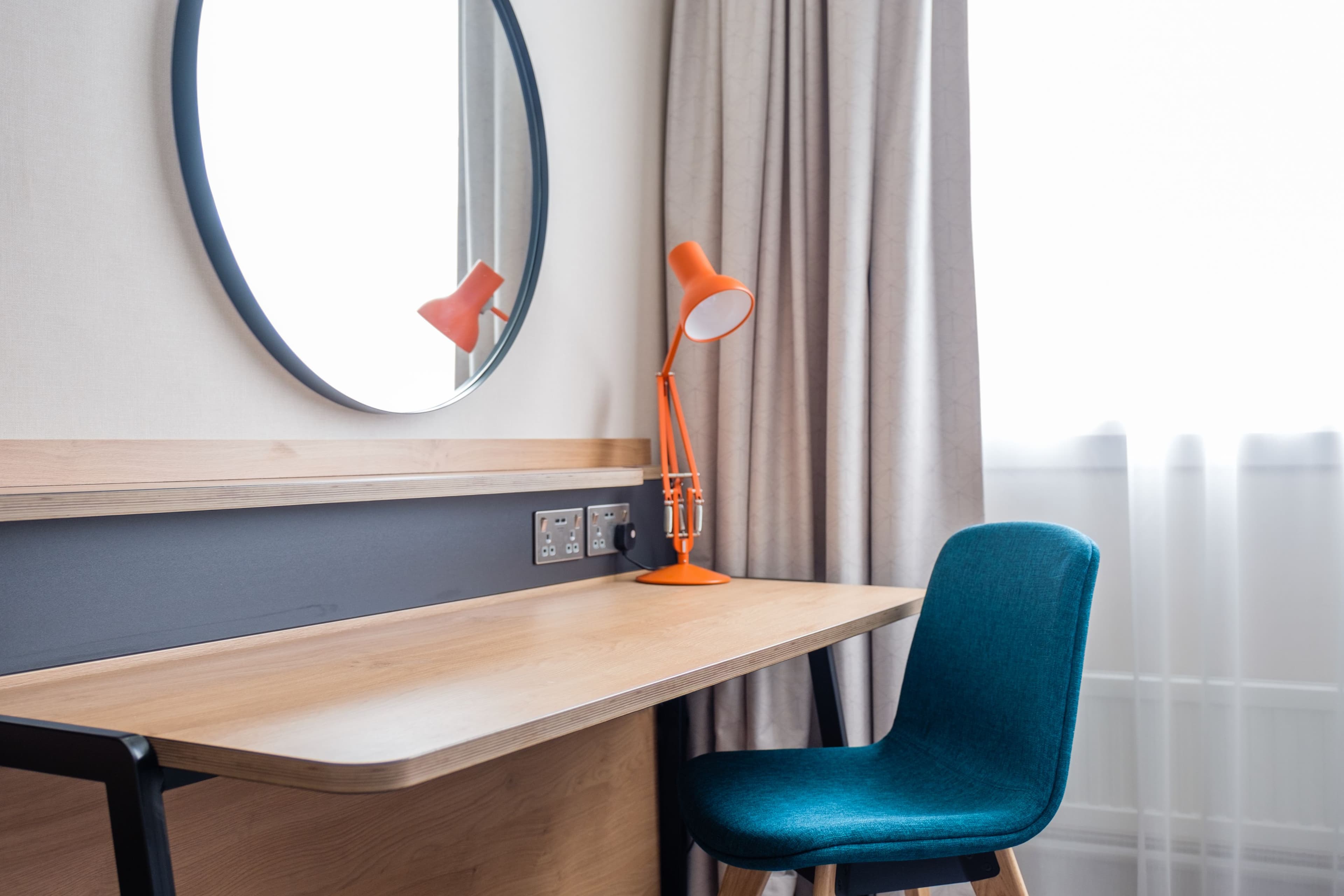 Holiday Inn High Wycombe M40, Jct. 4 - Image 2