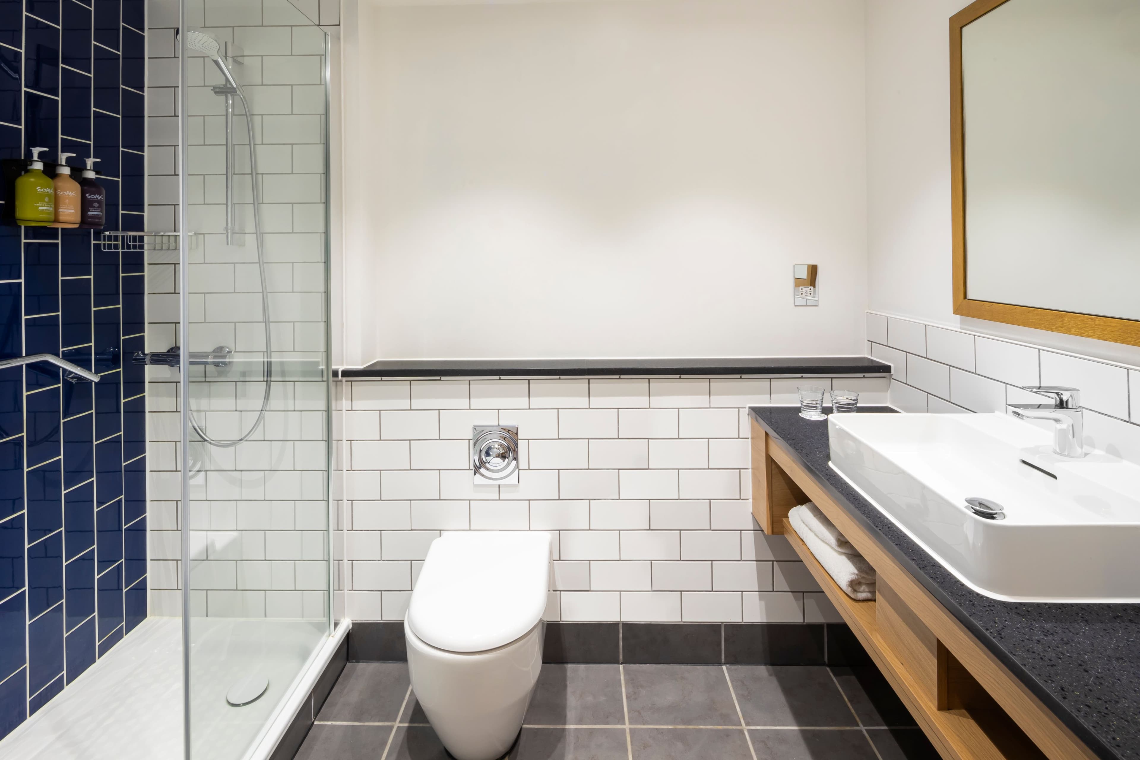 Holiday Inn High Wycombe M40, Jct. 4 — 15