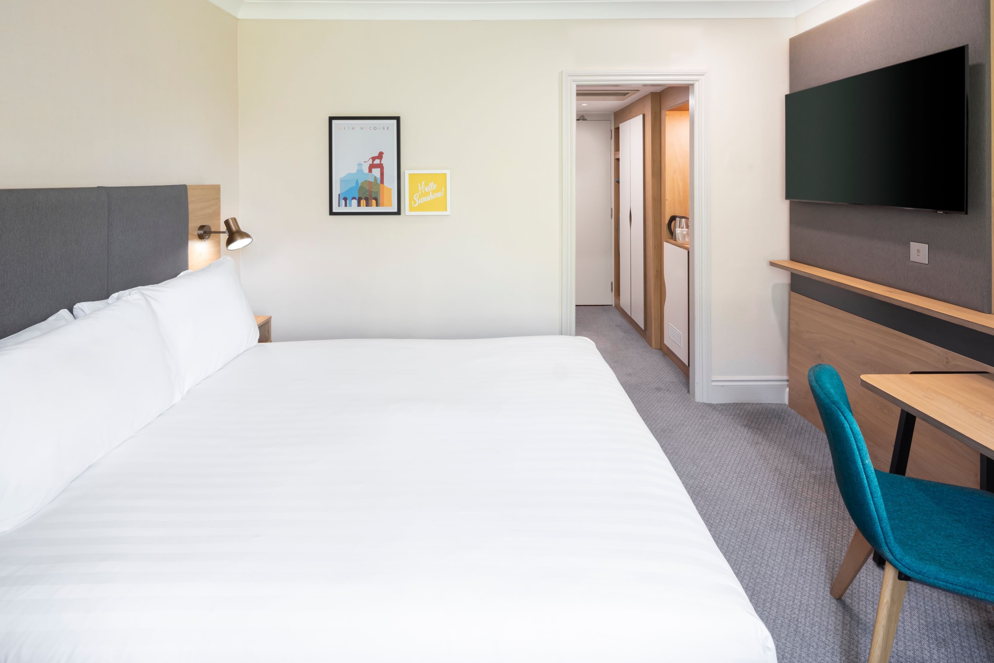 Holiday Inn High Wycombe M40, Jct. 4 - Image 3