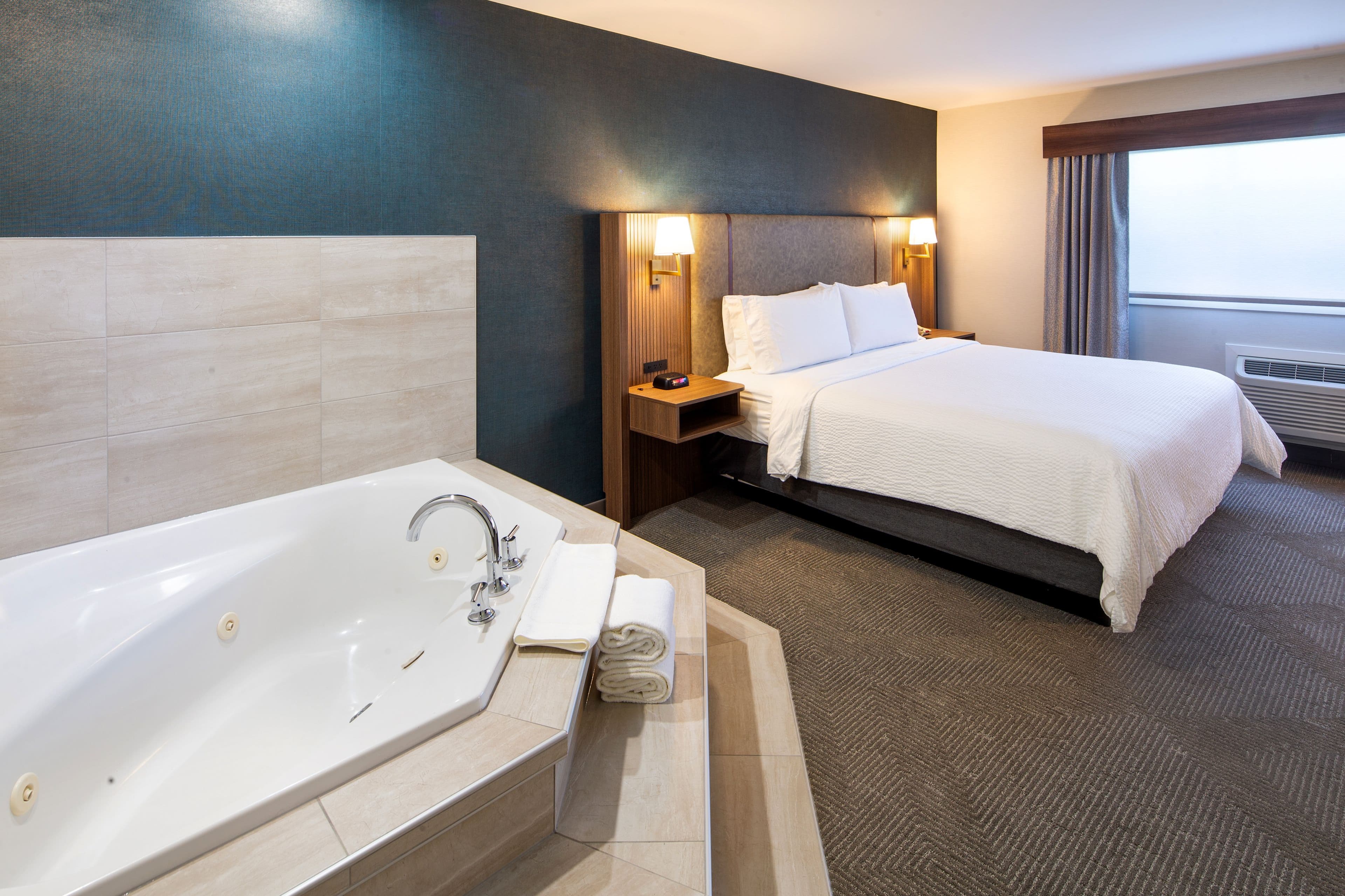 Holiday Inn Hinton — 27
