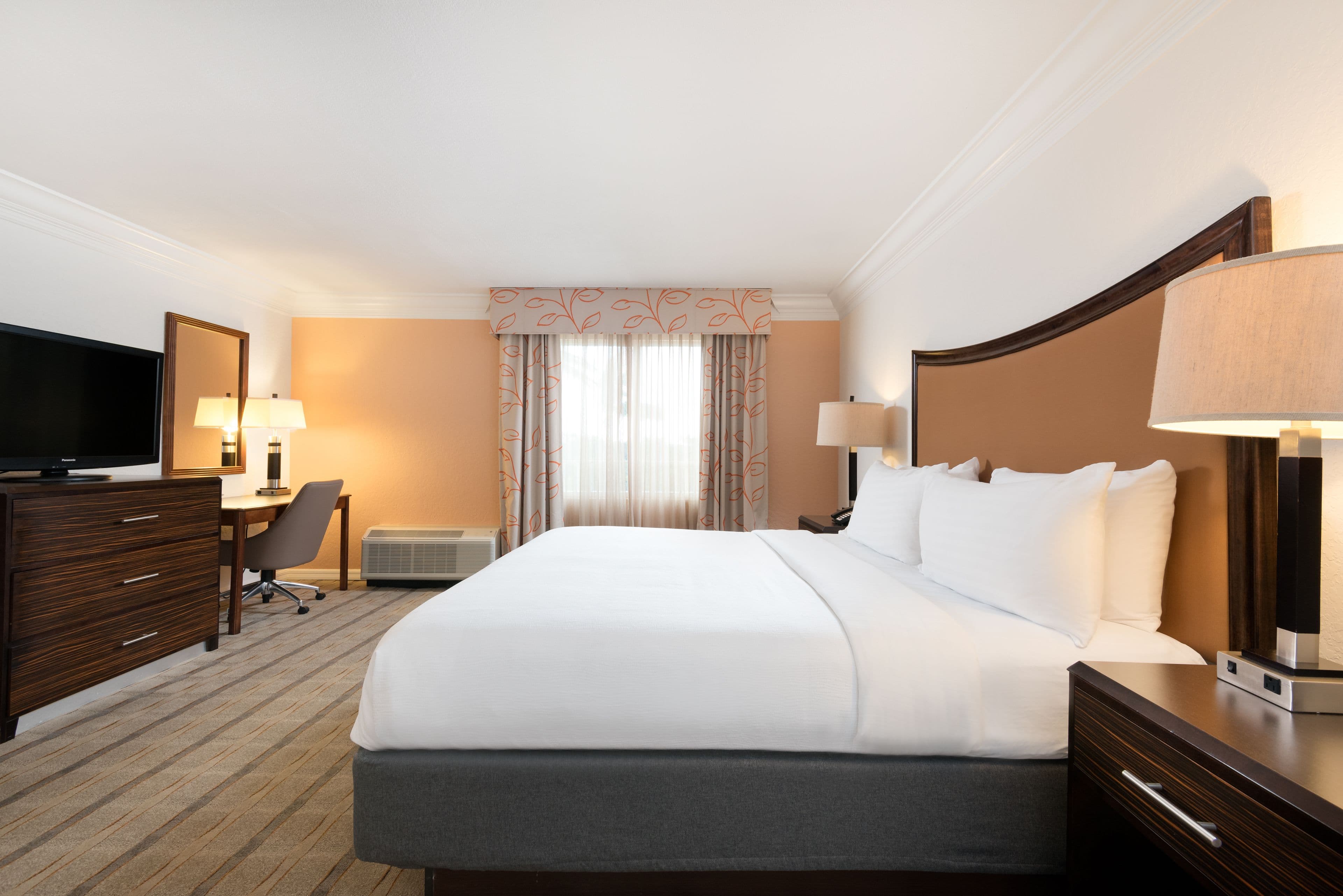 Holiday Inn Ft. Lauderdale-Airport — 10