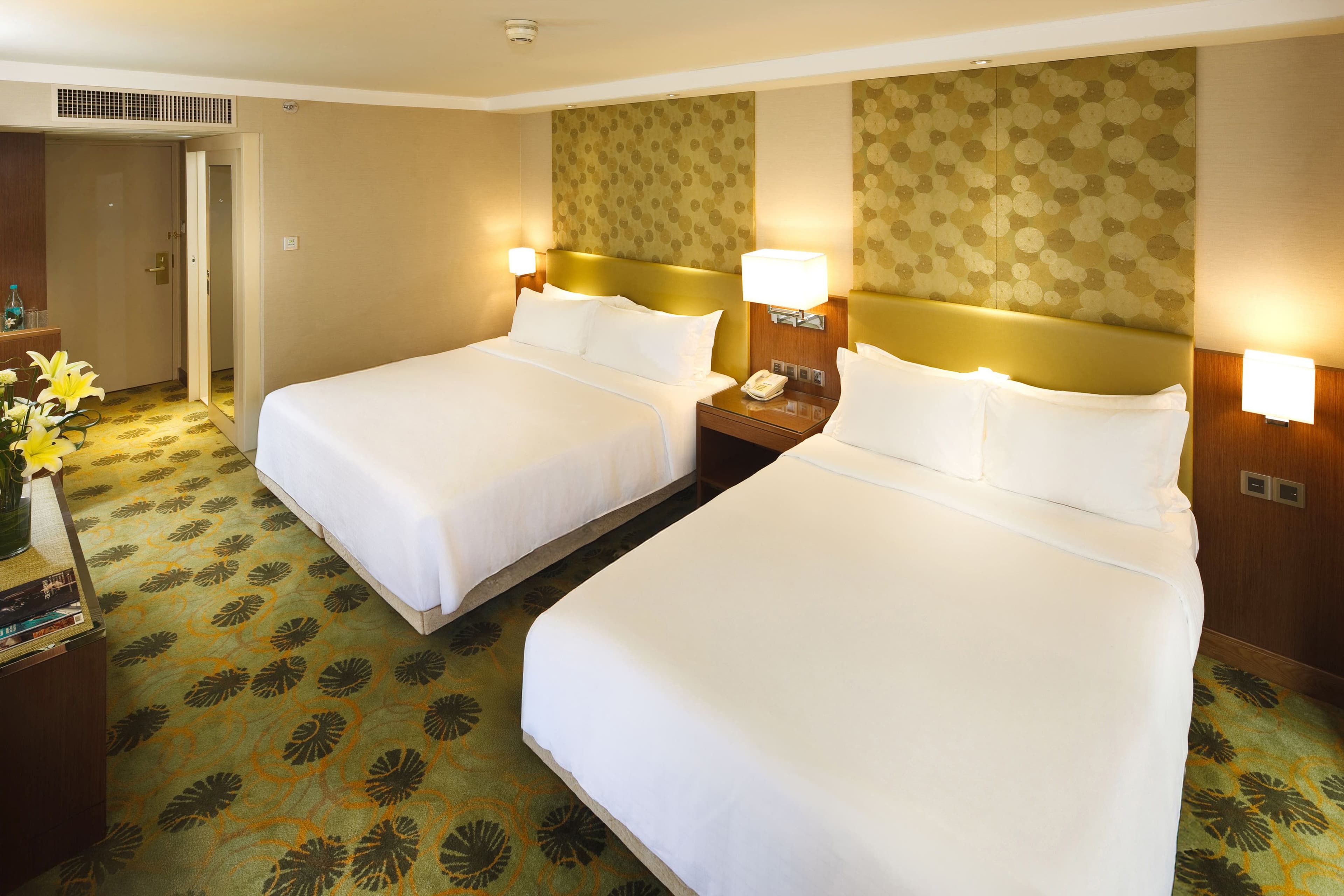 Holiday Inn Golden Mile Hong Kong — 53