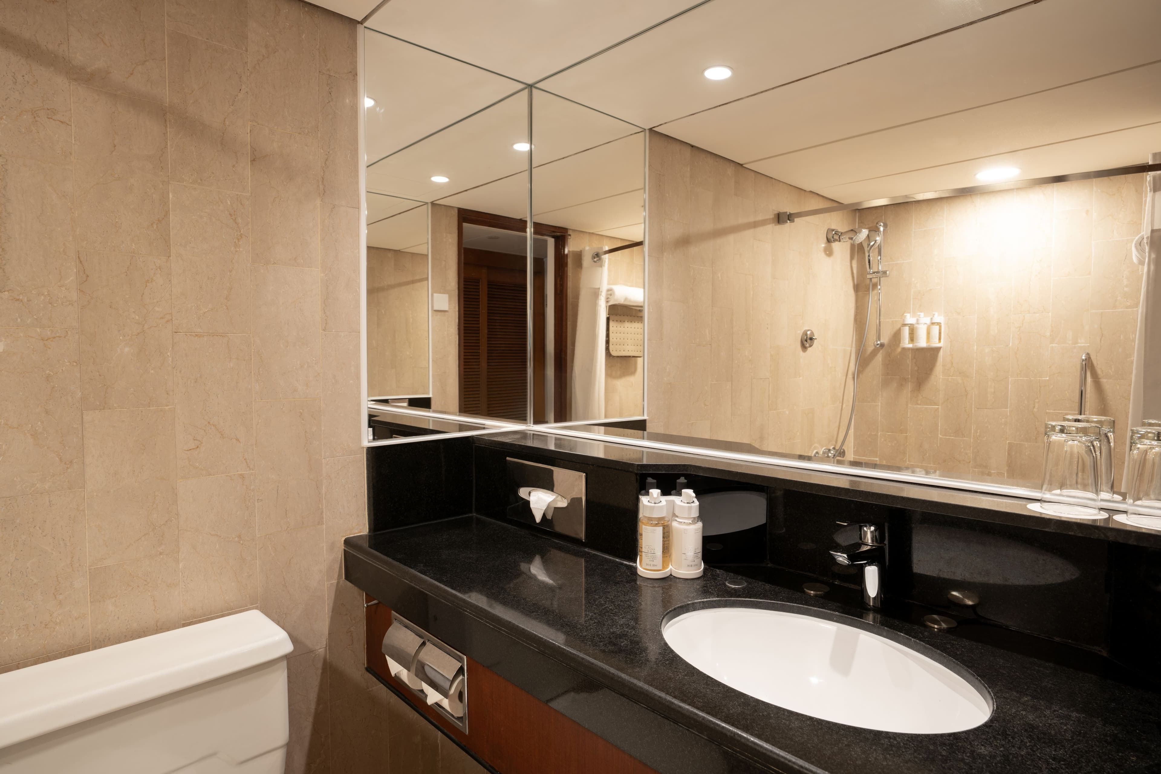 Holiday Inn Golden Mile Hong Kong — 6