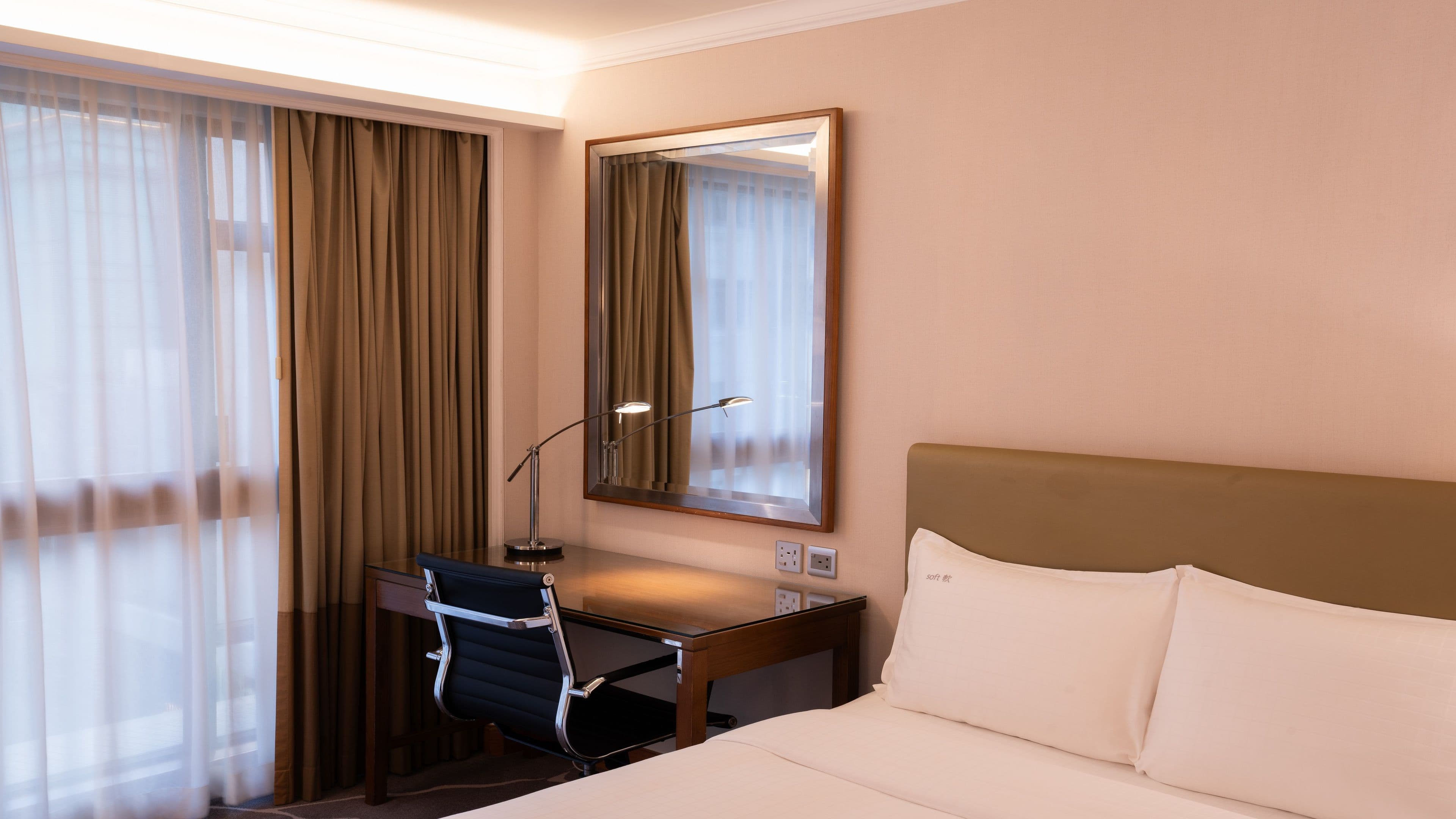 Holiday Inn Golden Mile Hong Kong - Image 3