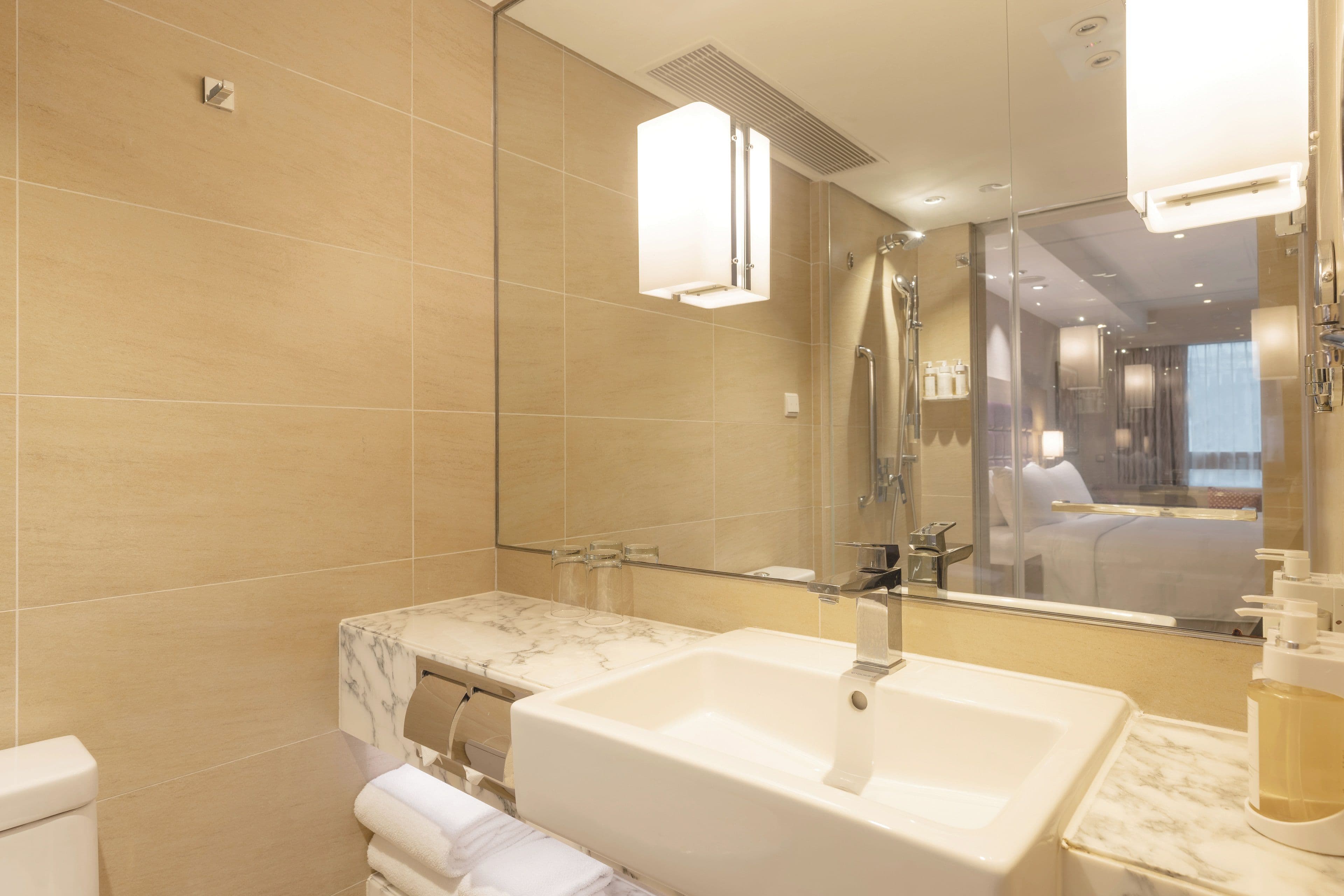 Holiday Inn Golden Mile Hong Kong — 24