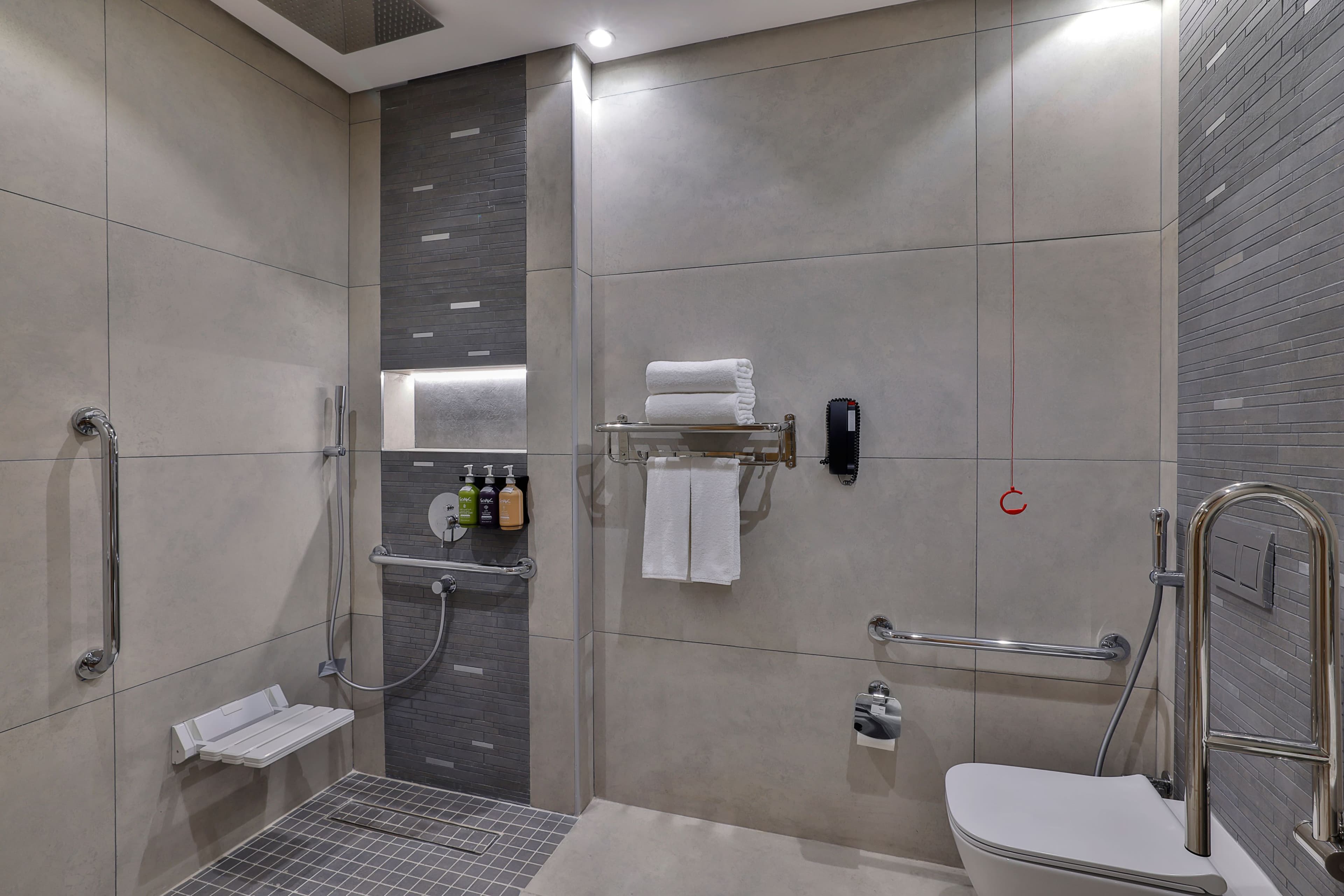 Holiday Inn & Suites Al Khobar - Image 4