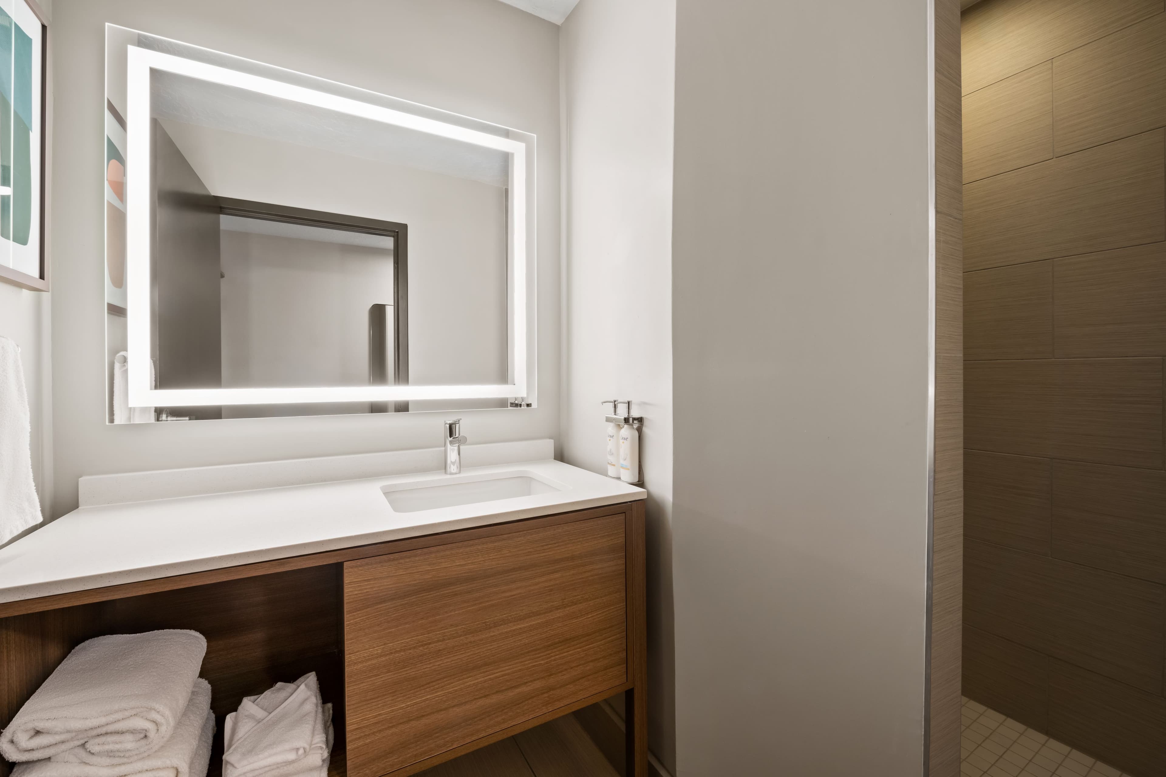 Holiday Inn & Suites Albuquerque Airport — 7