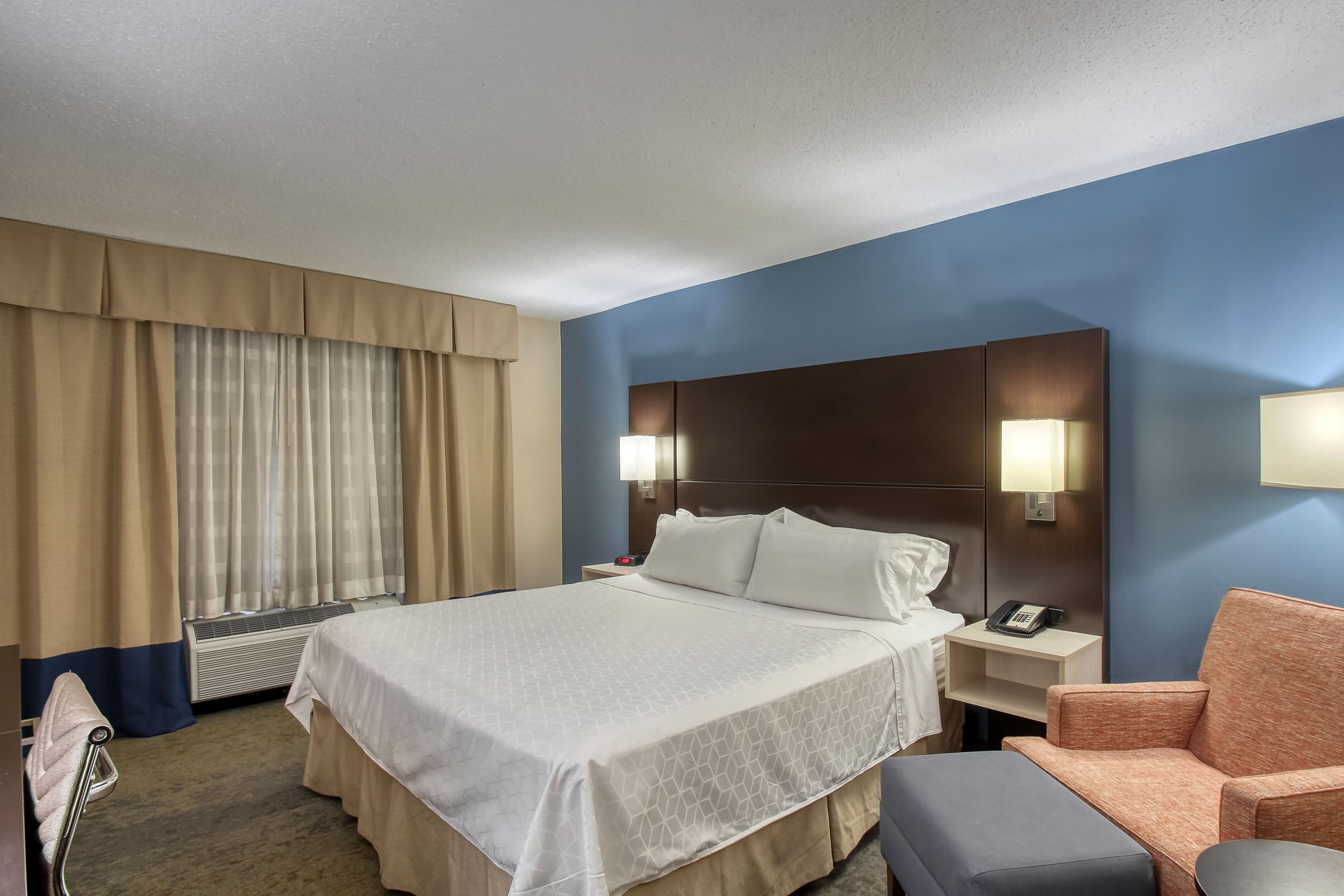 Holiday Inn & Suites Atlanta Airport-North — 24