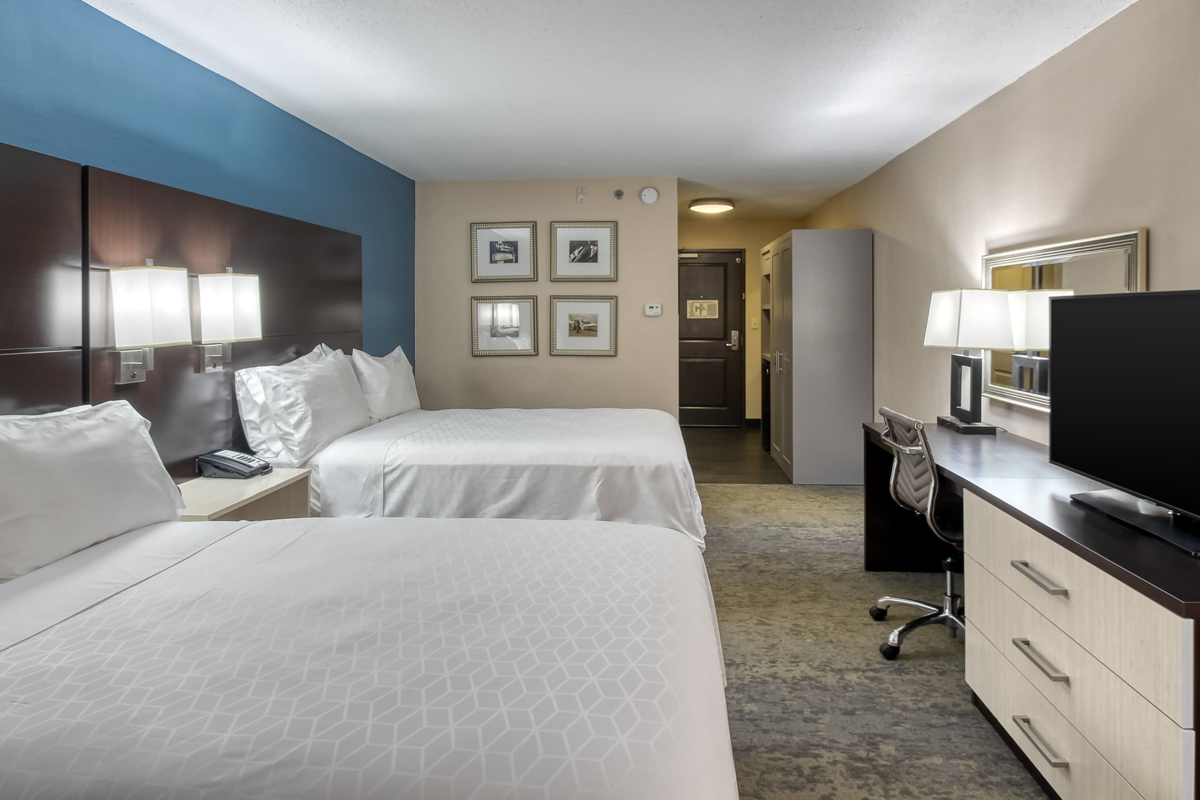 Holiday Inn & Suites Atlanta Airport-North — 29