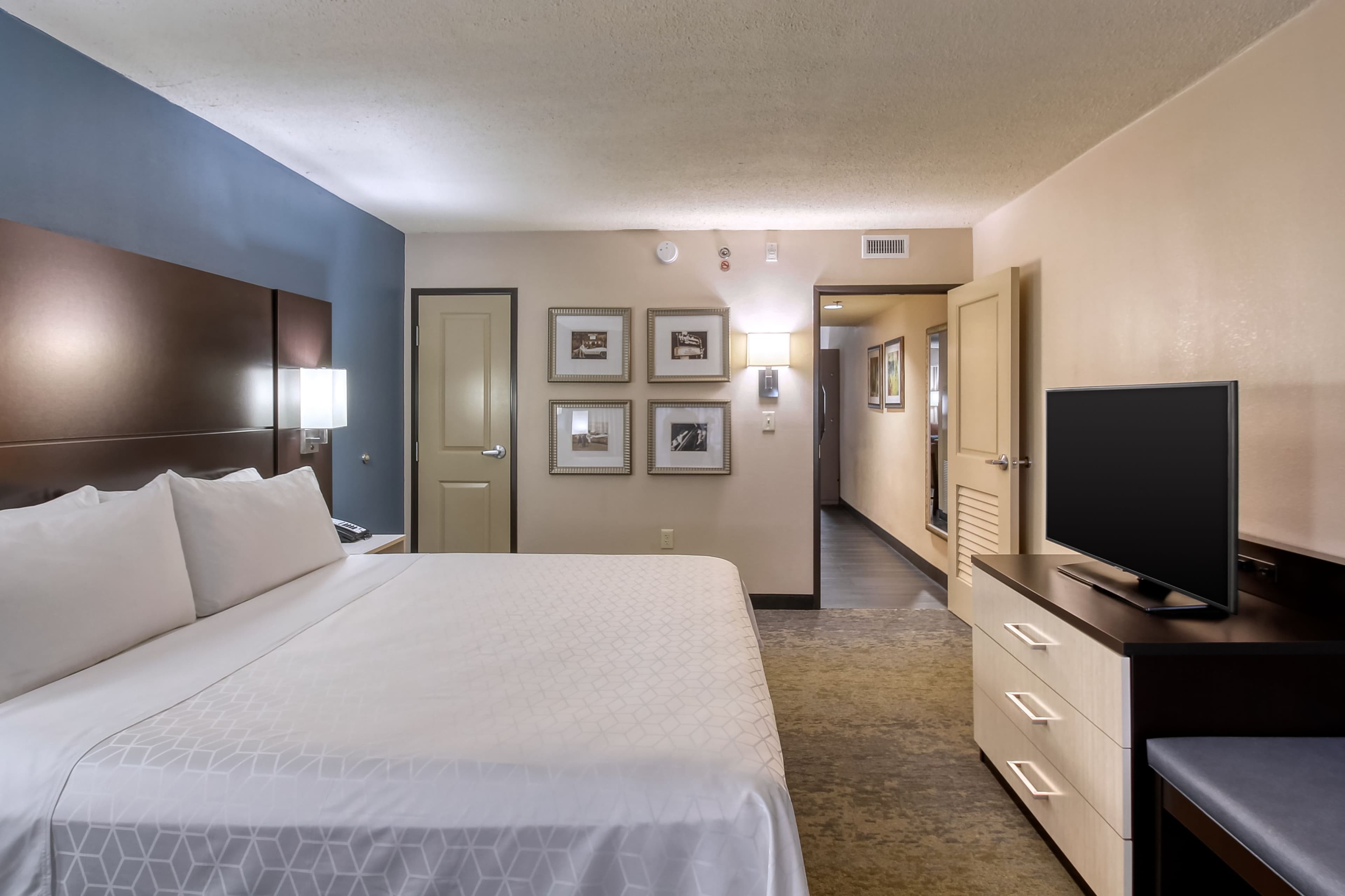 Holiday Inn & Suites Atlanta Airport-North — 28