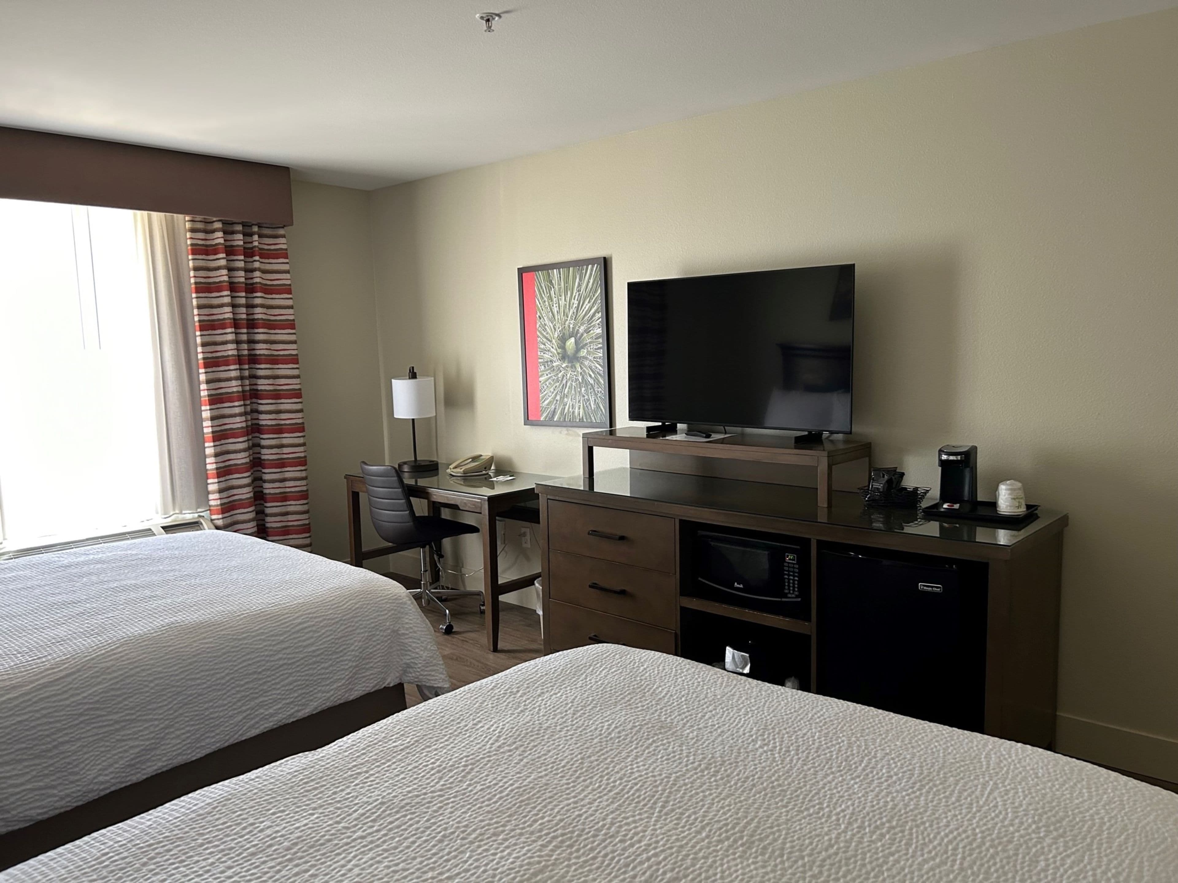 Holiday Inn & Suites Barstow — 8