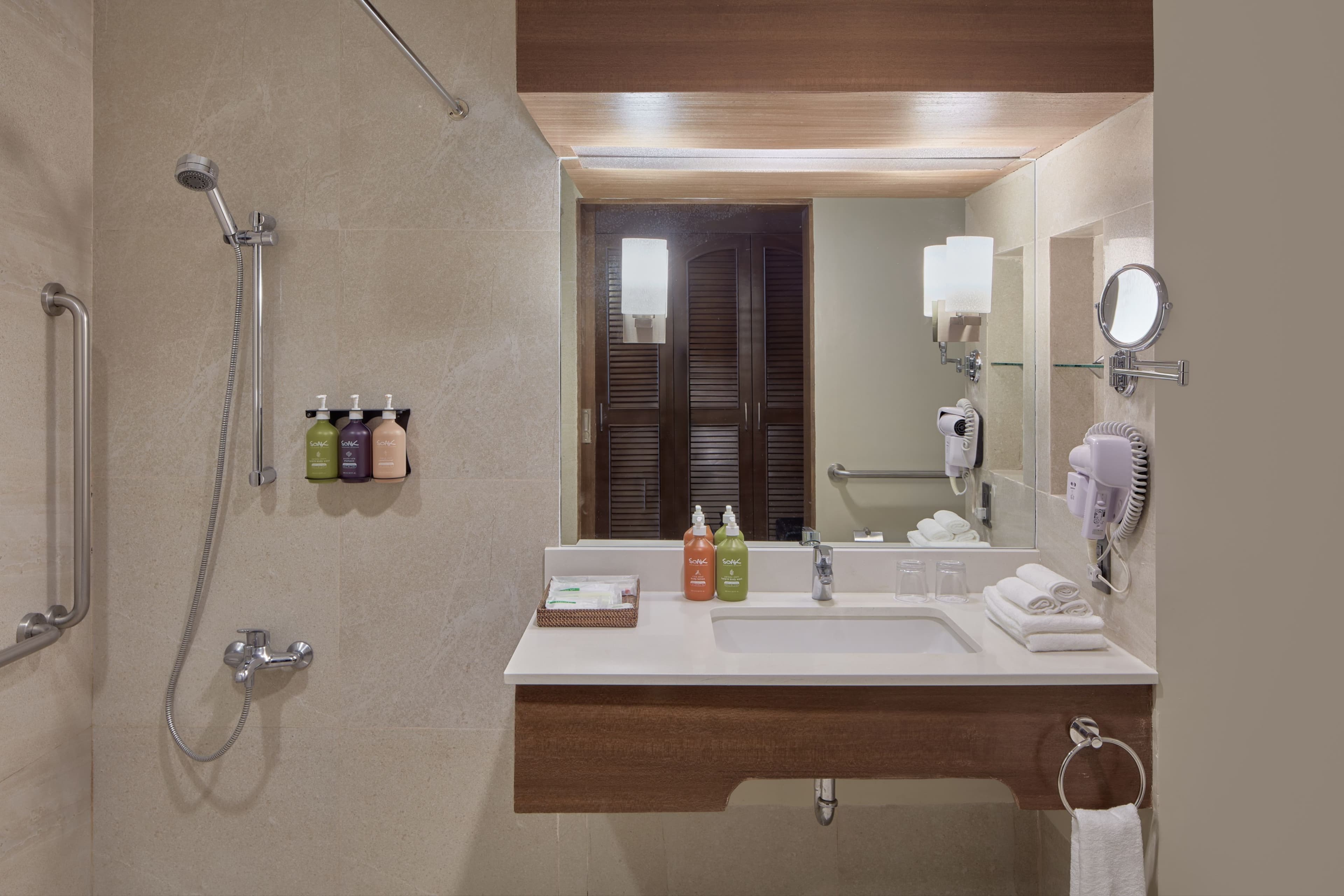 Holiday Inn & Suites Batangas LimaPark — 7