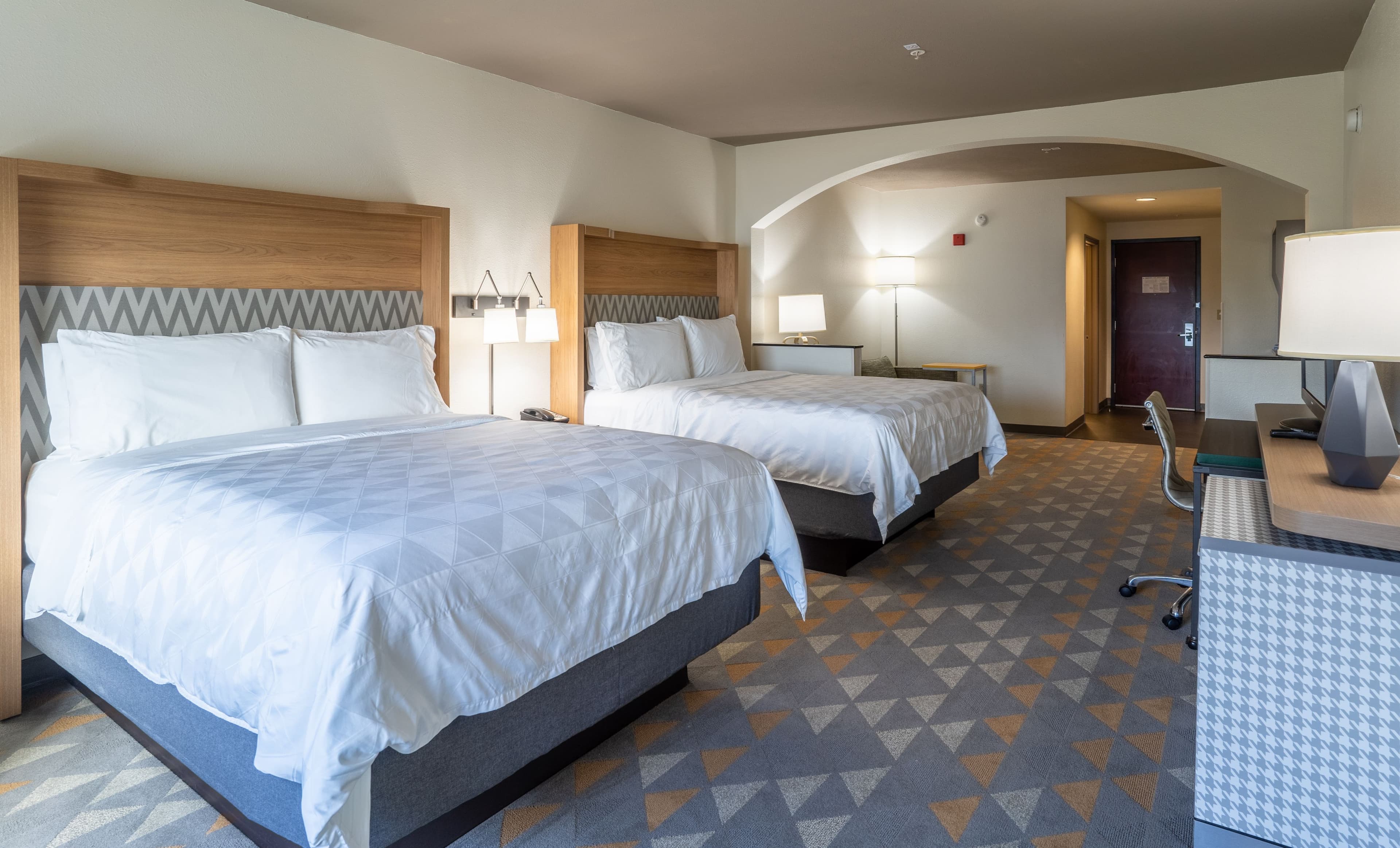 Holiday Inn & Suites Beaufort @ Highway 21 — 18
