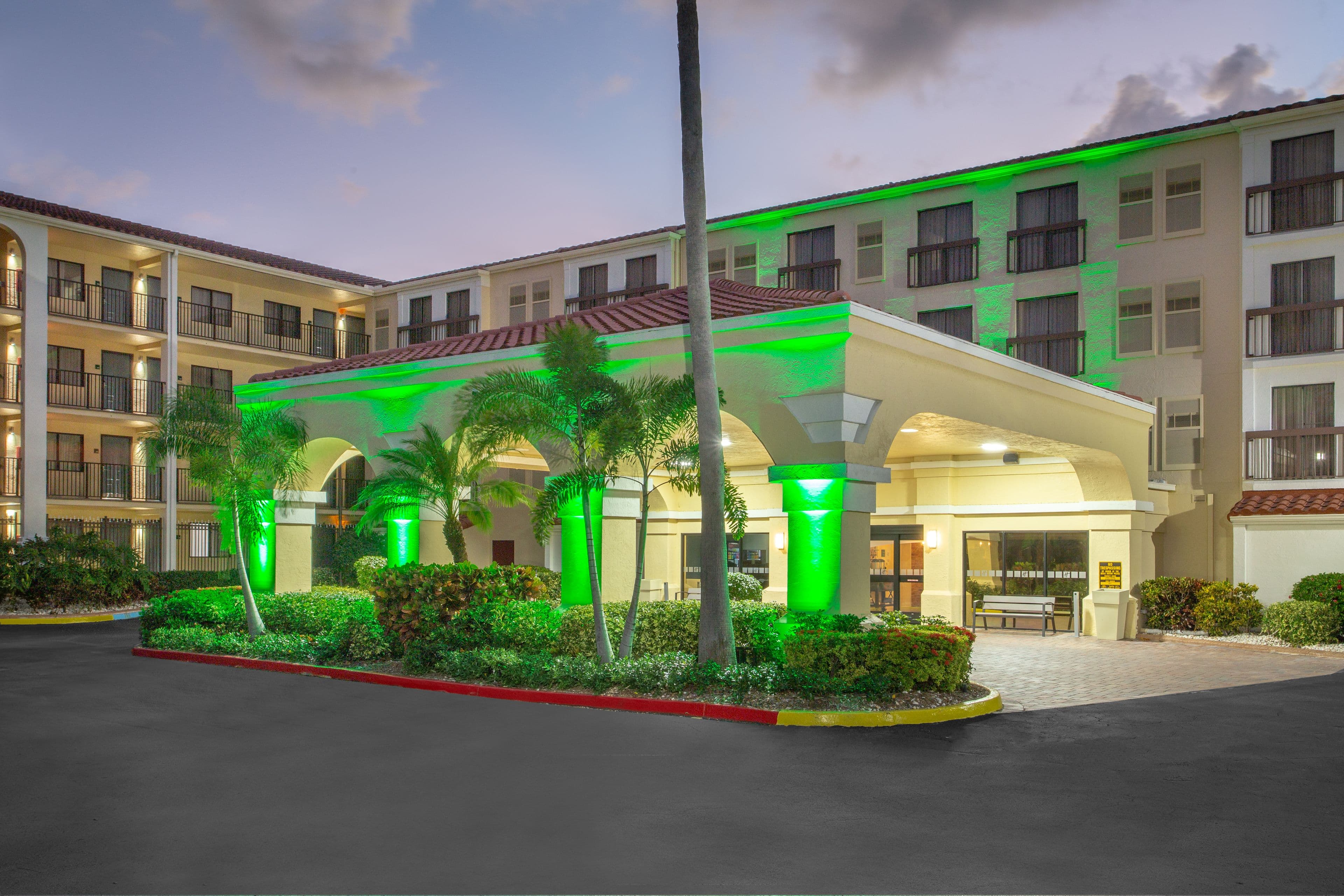 Holiday Inn & Suites Boca Raton - North - Image 1