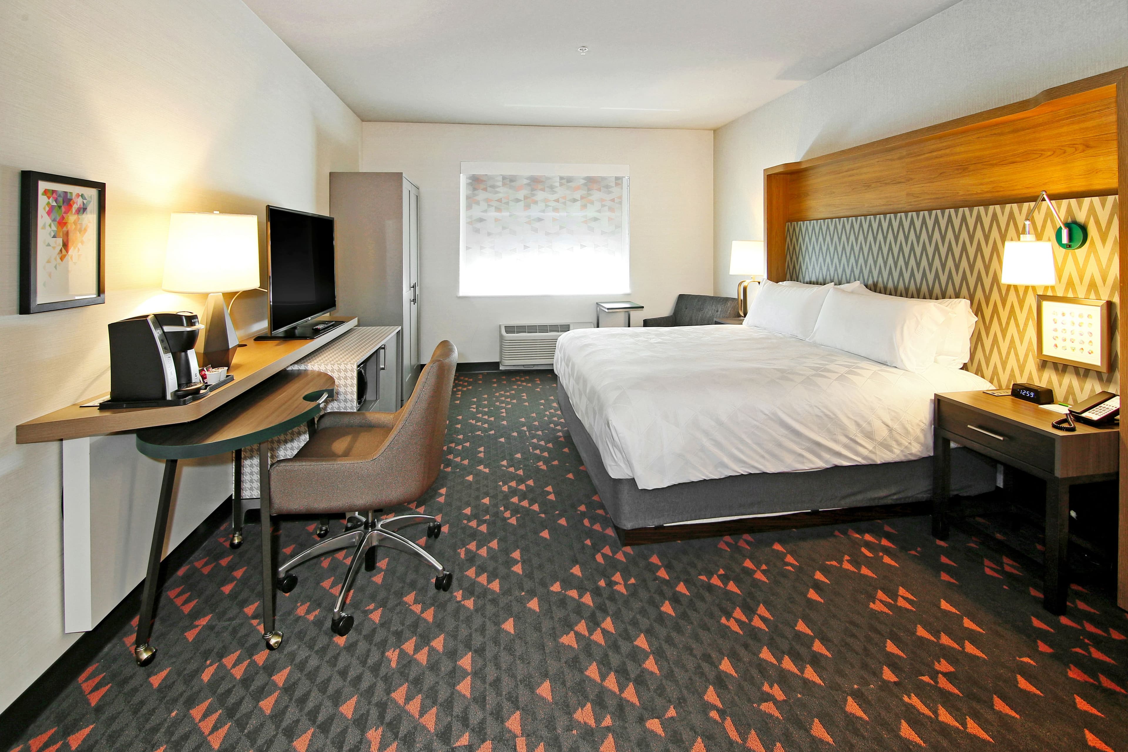 Holiday Inn & Suites Calgary Airport North — 8