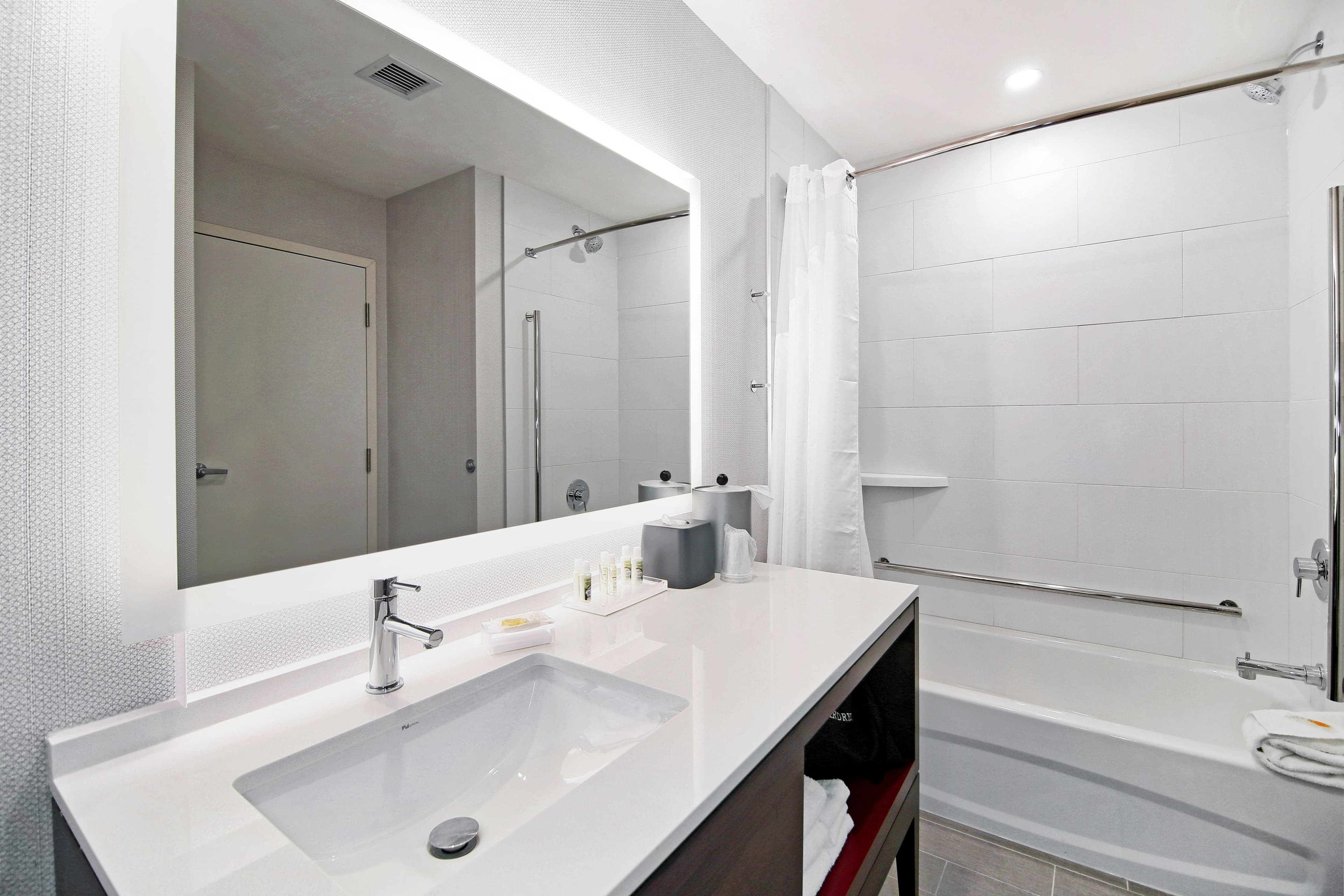 Holiday Inn & Suites Calgary Airport North — 21