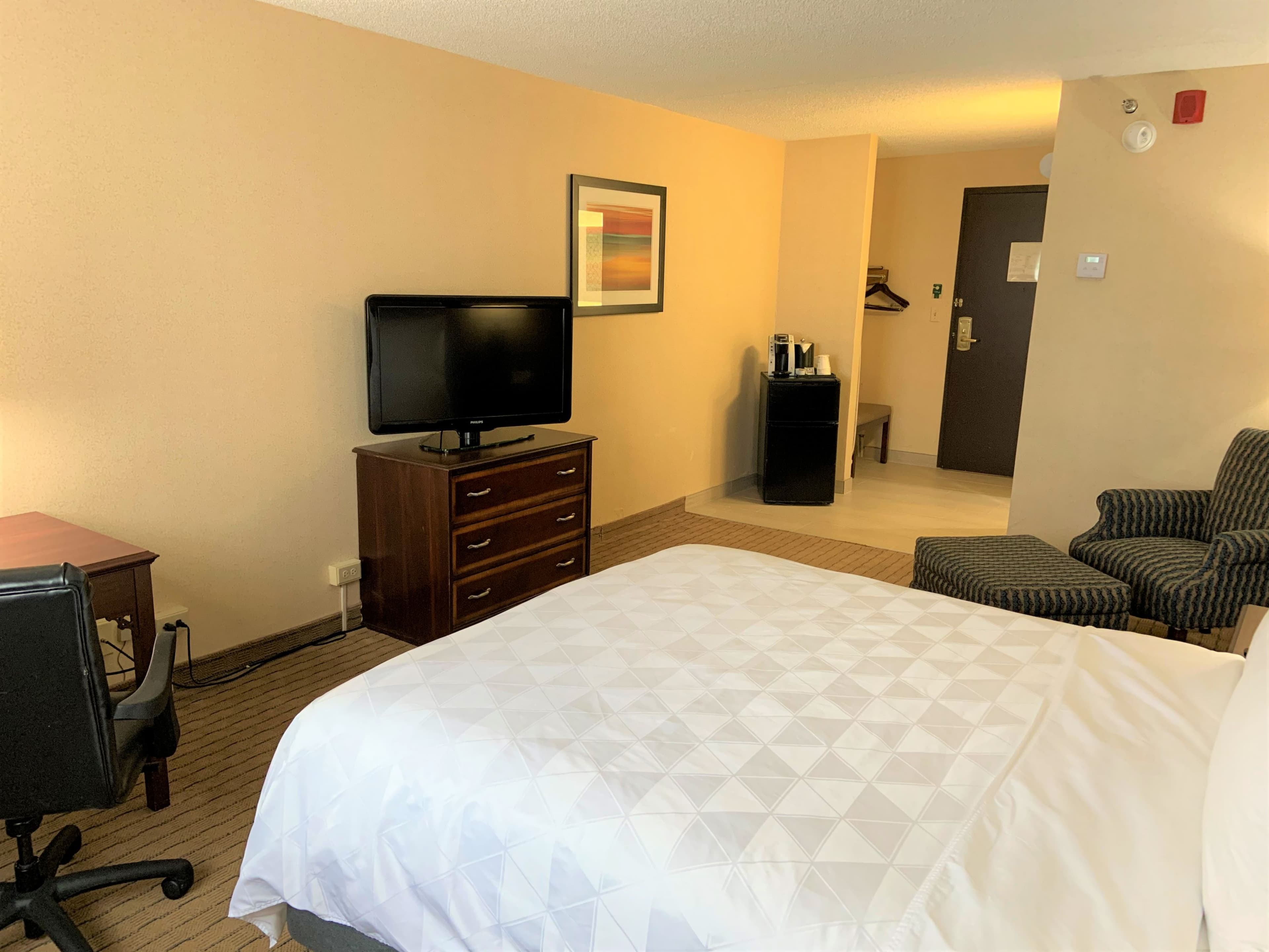 Holiday Inn & Suites Chicago-Carol Stream (Wheaton) — 6