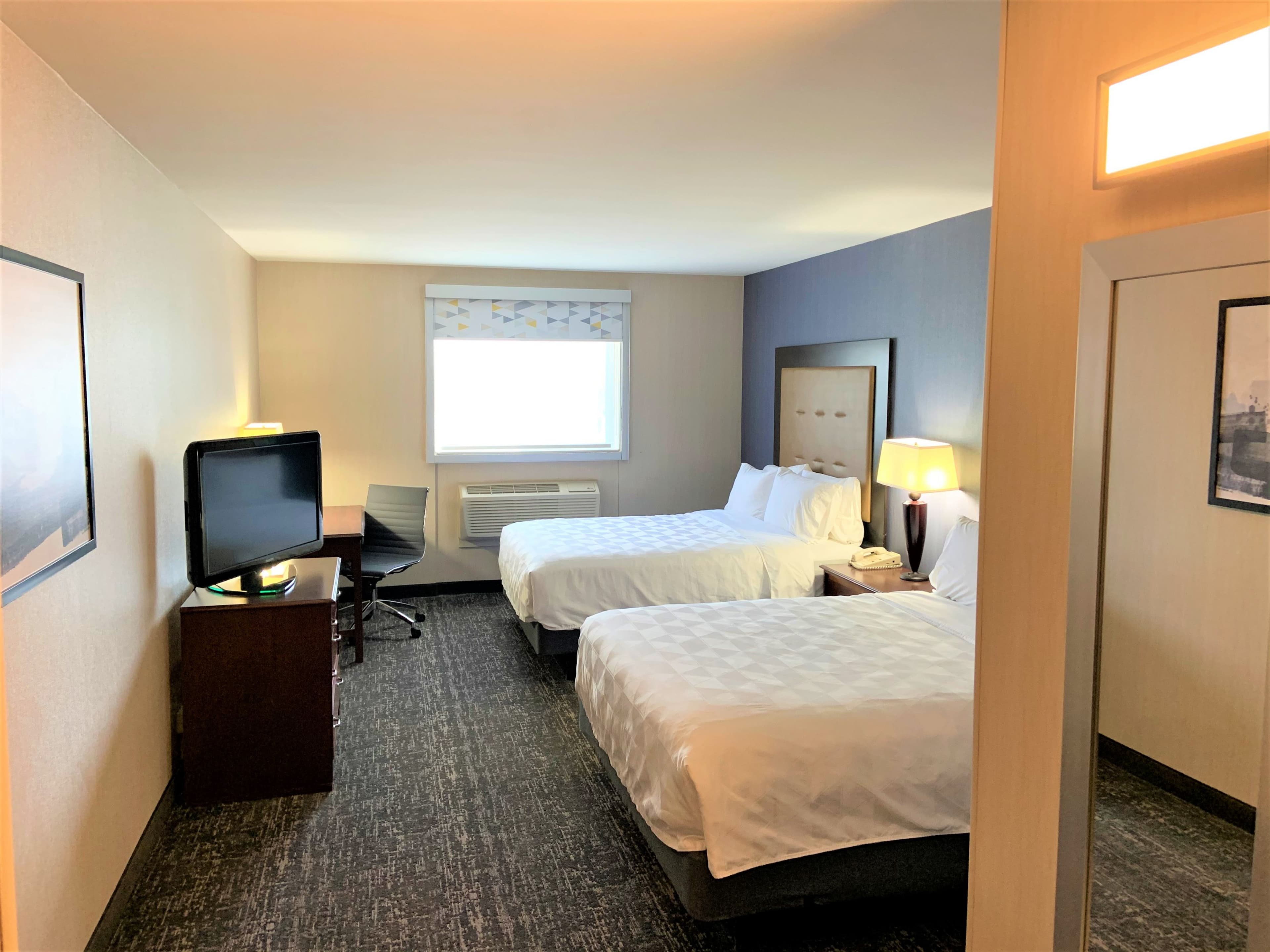 Holiday Inn & Suites Chicago-Carol Stream (Wheaton) — 8