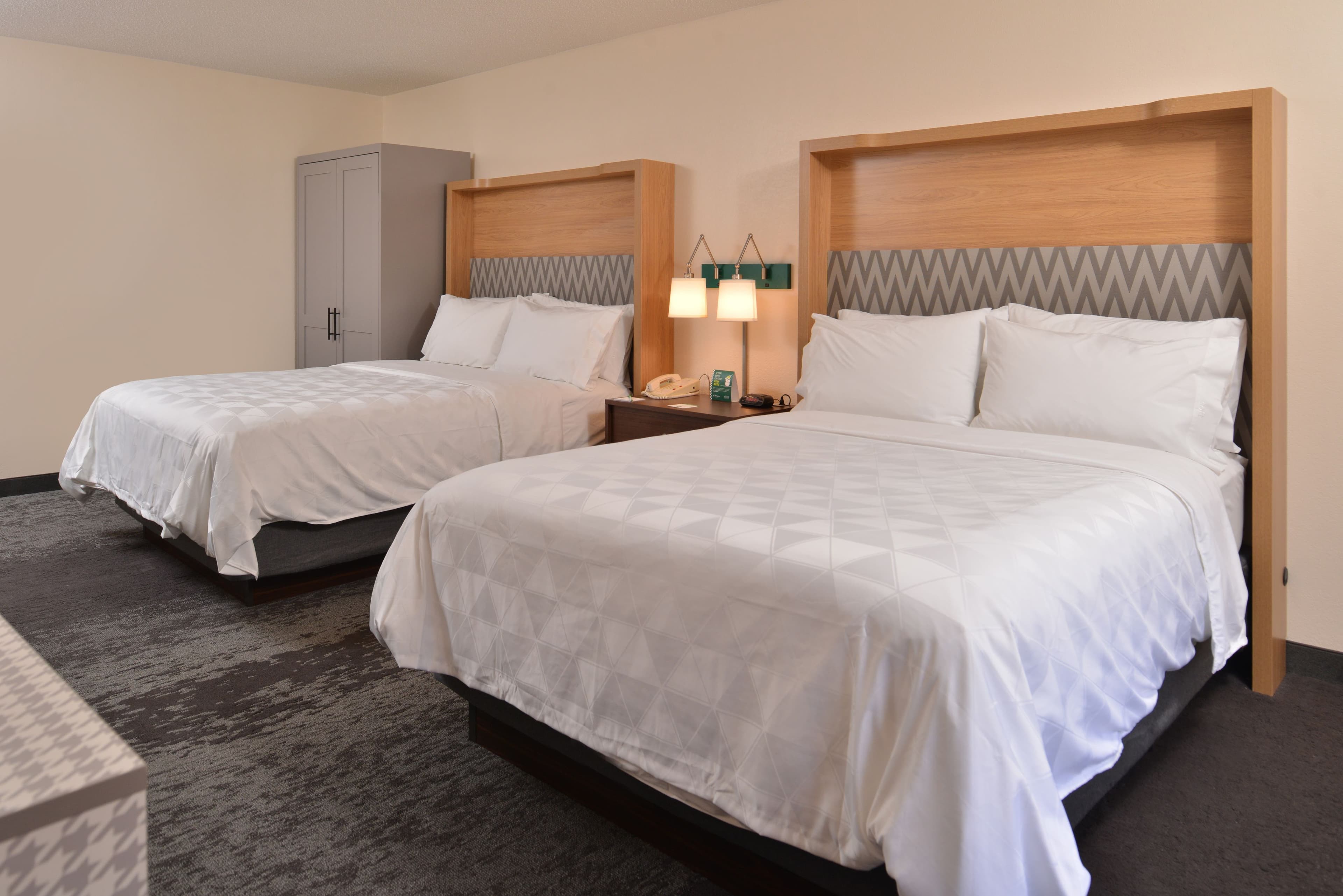 Holiday Inn & Suites Raleigh-Cary (I-40 @Walnut St) — 20