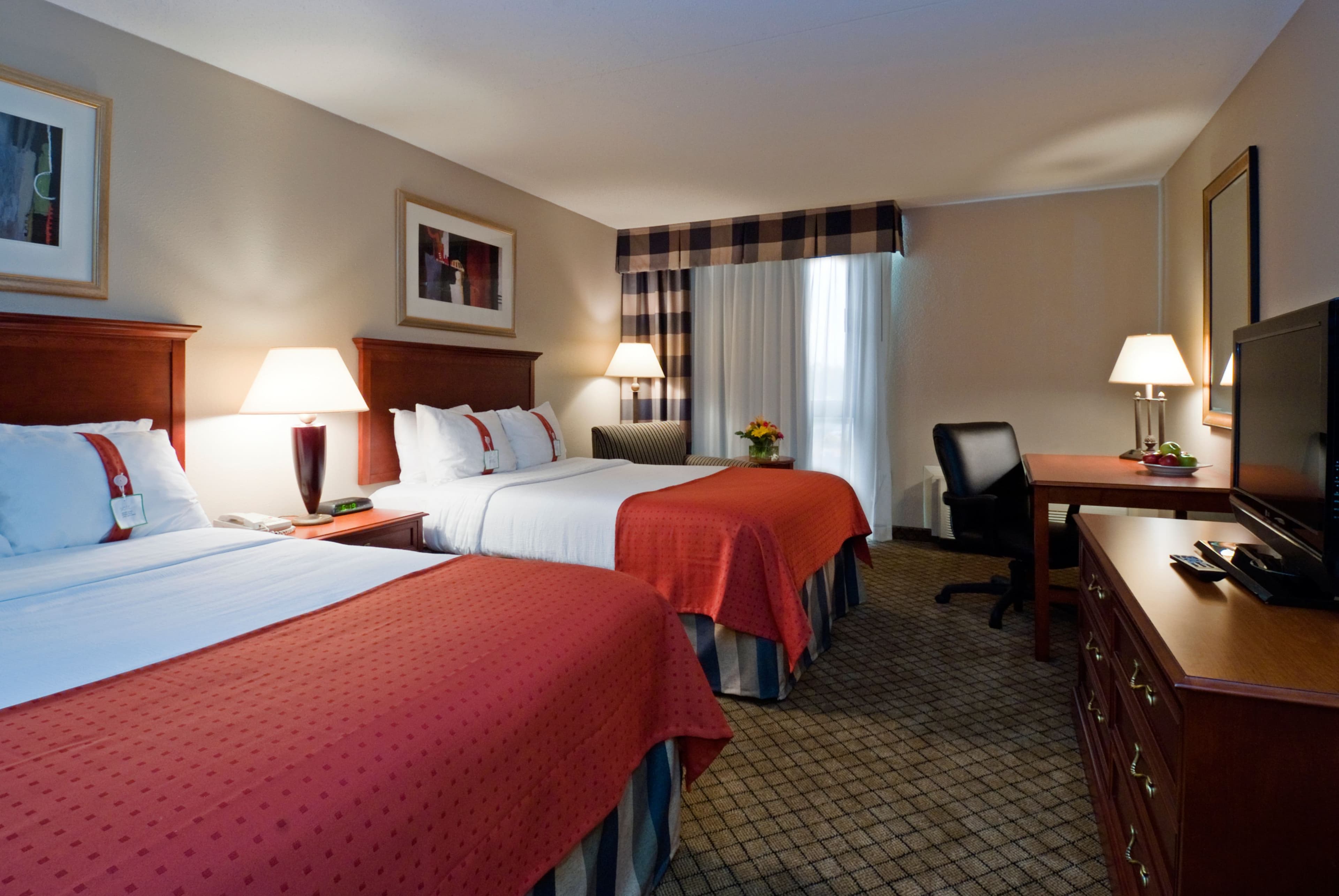 Holiday Inn & Suites Cincinnati-Eastgate (I-275e) — 19