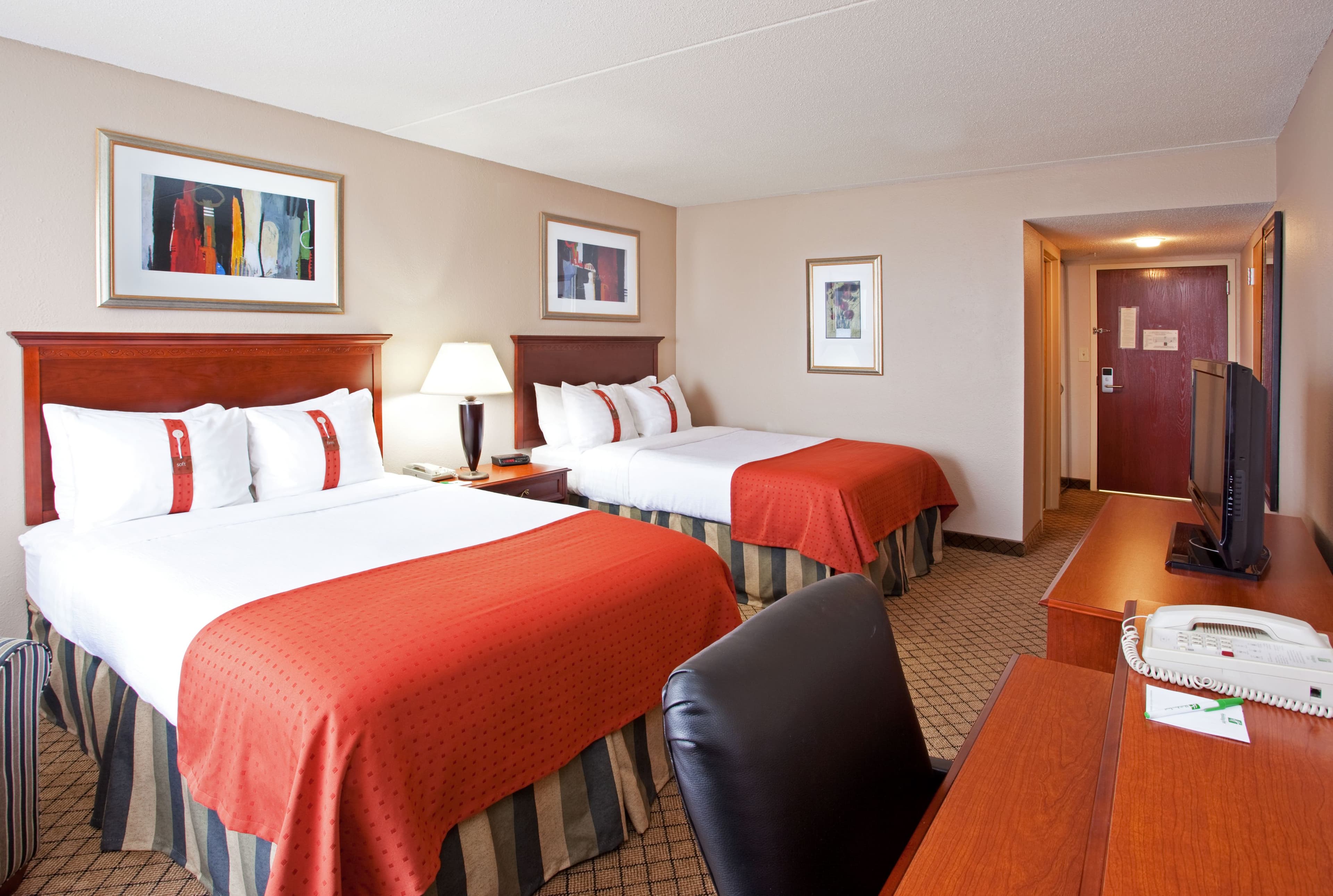 Holiday Inn & Suites Cincinnati-Eastgate (I-275e) — 18