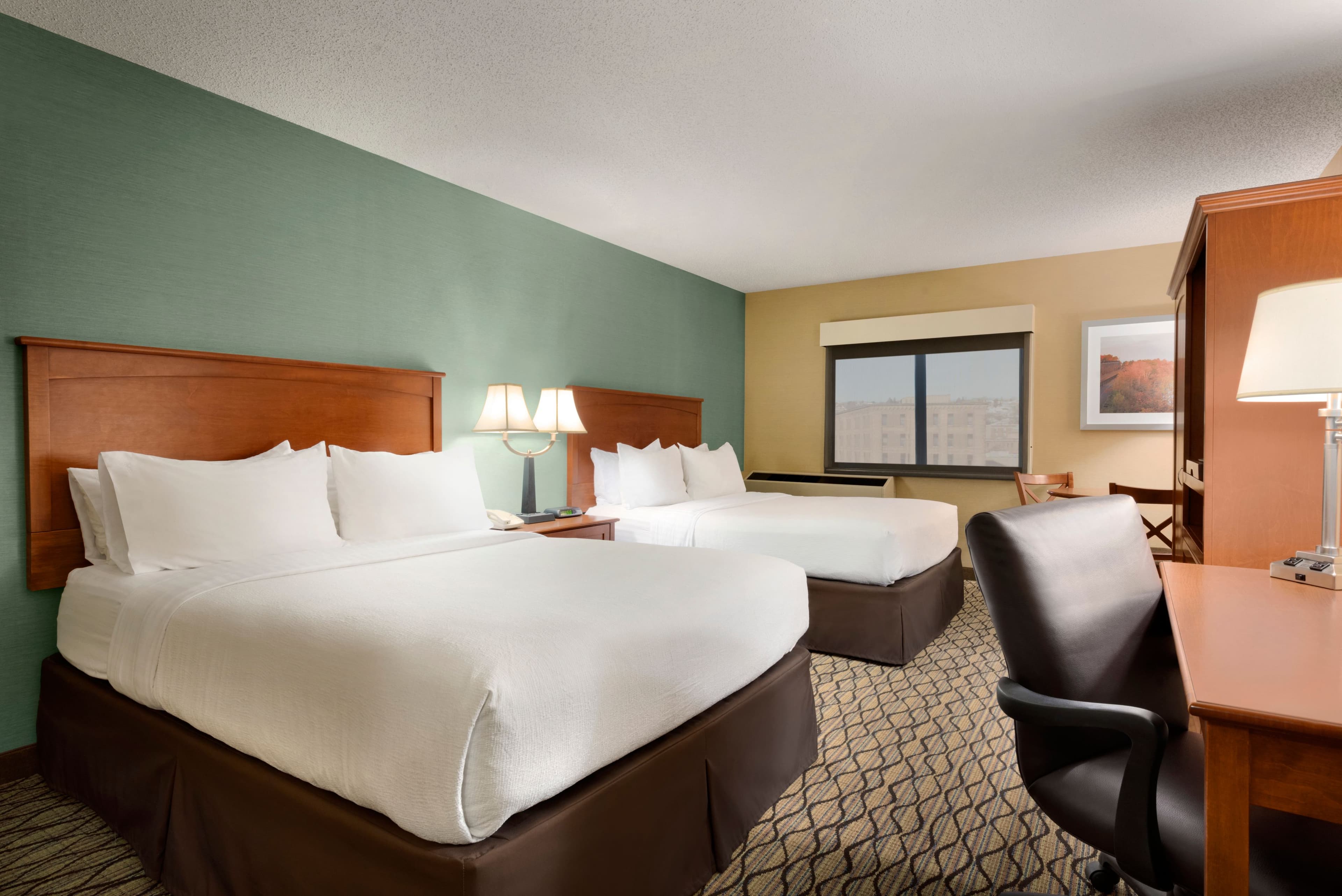 Holiday Inn & Suites Duluth-Downtown — 21