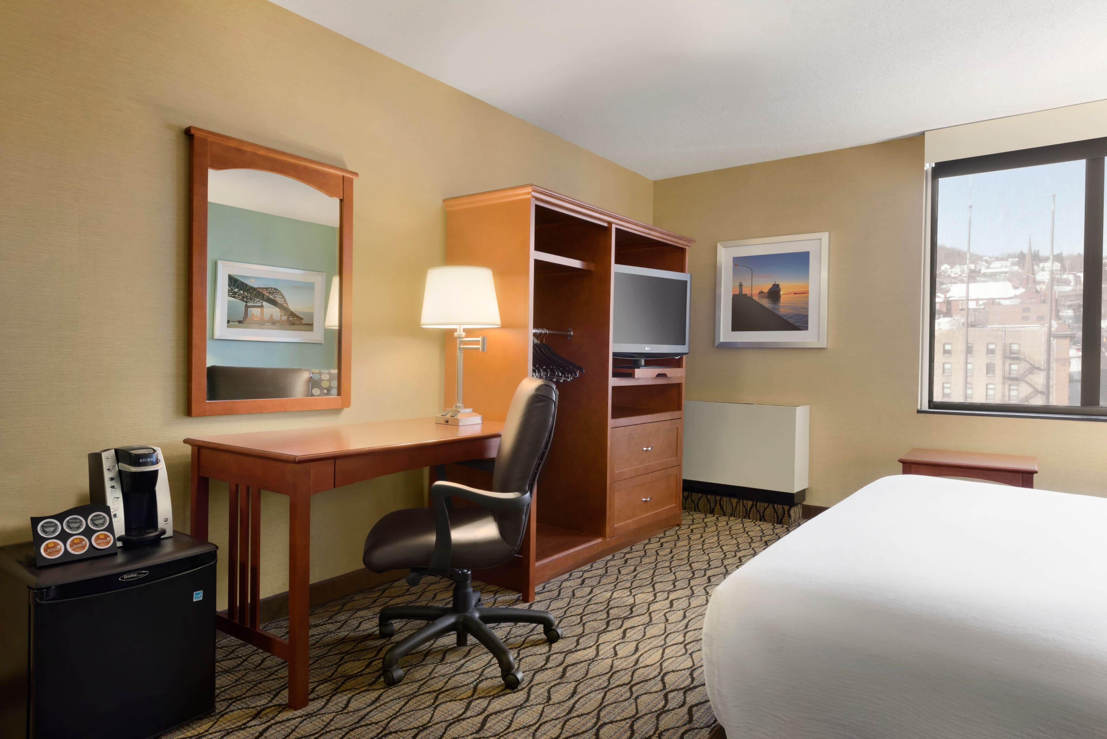 Holiday Inn & Suites Duluth-Downtown — 18