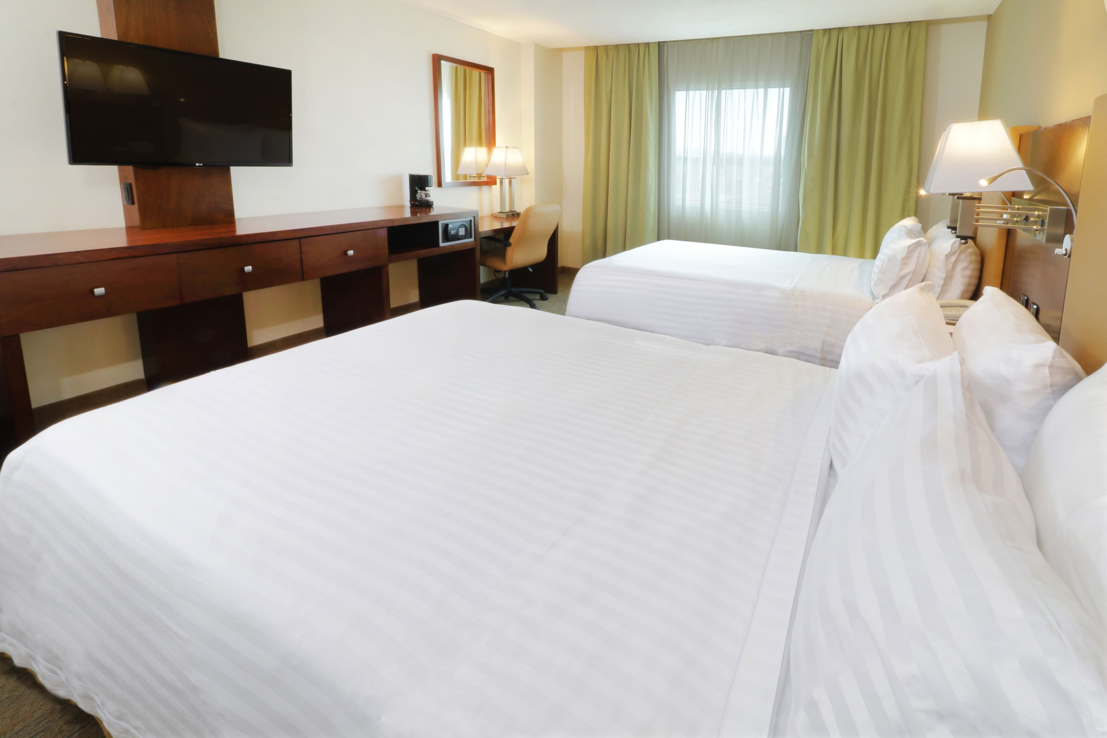 Holiday Inn & Suites Hermosillo Aeropuerto — 16
