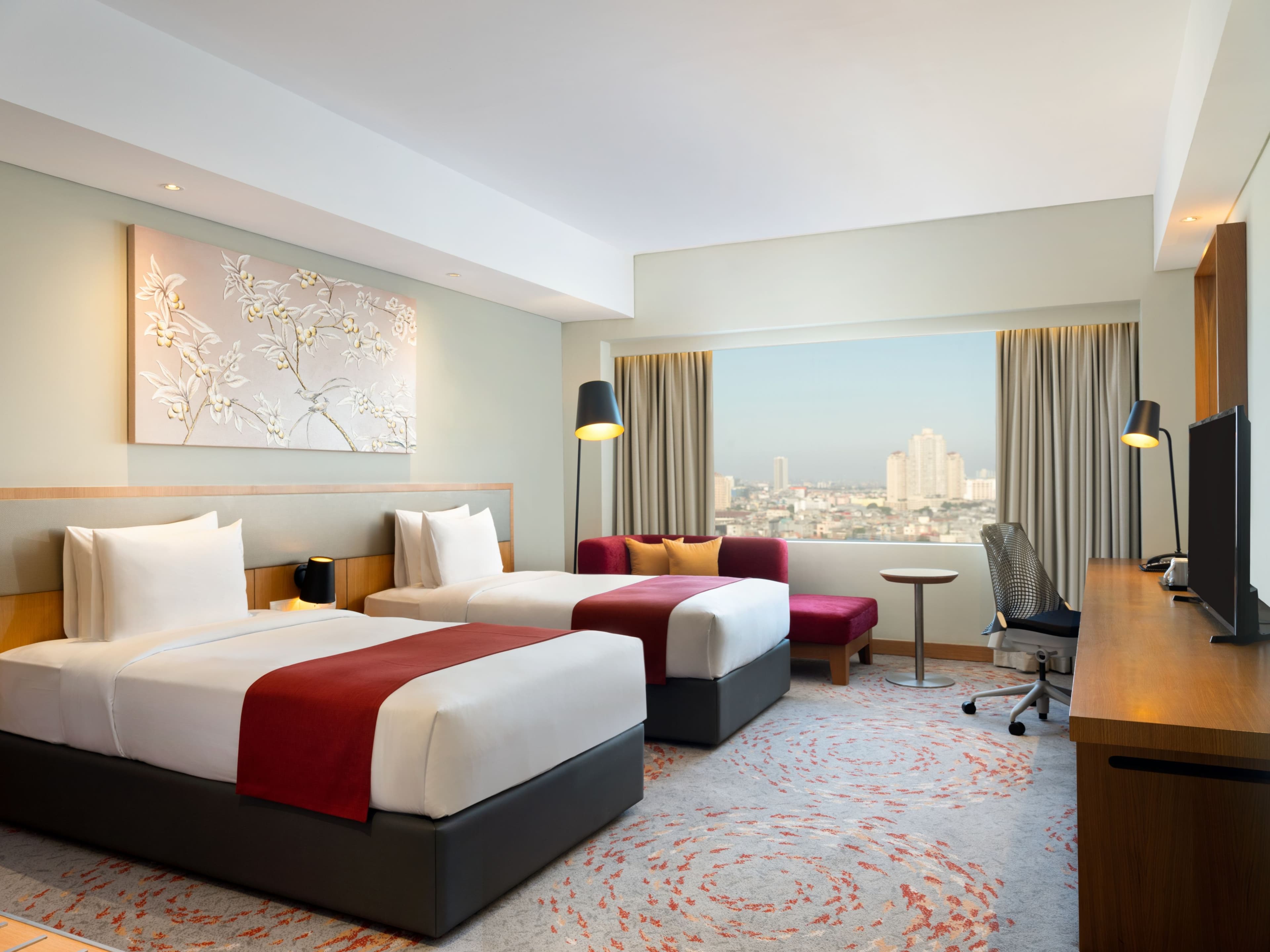 Holiday Inn & Suites Jakarta Gajah Mada — 11
