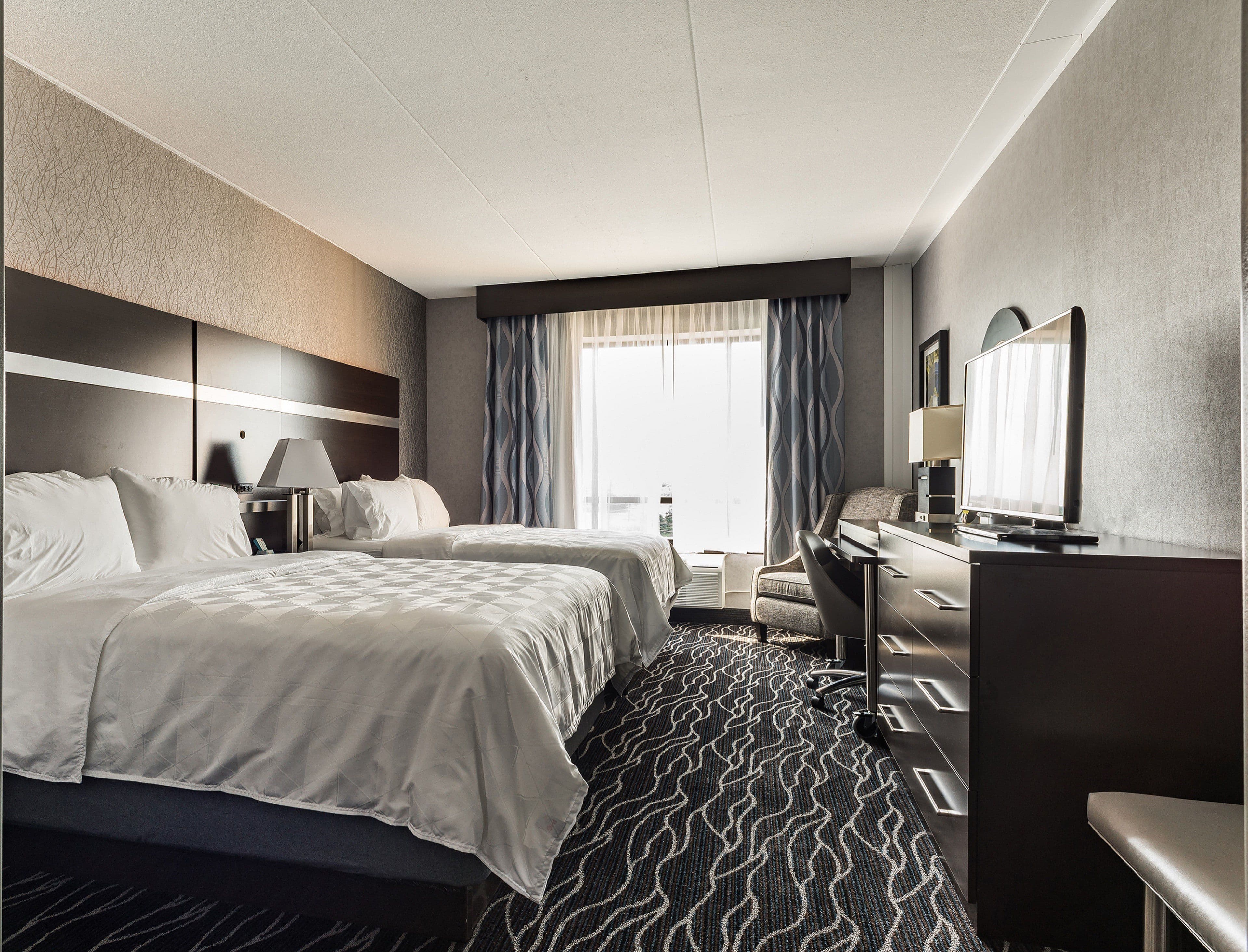 Holiday Inn & Suites Joliet Southwest — 12
