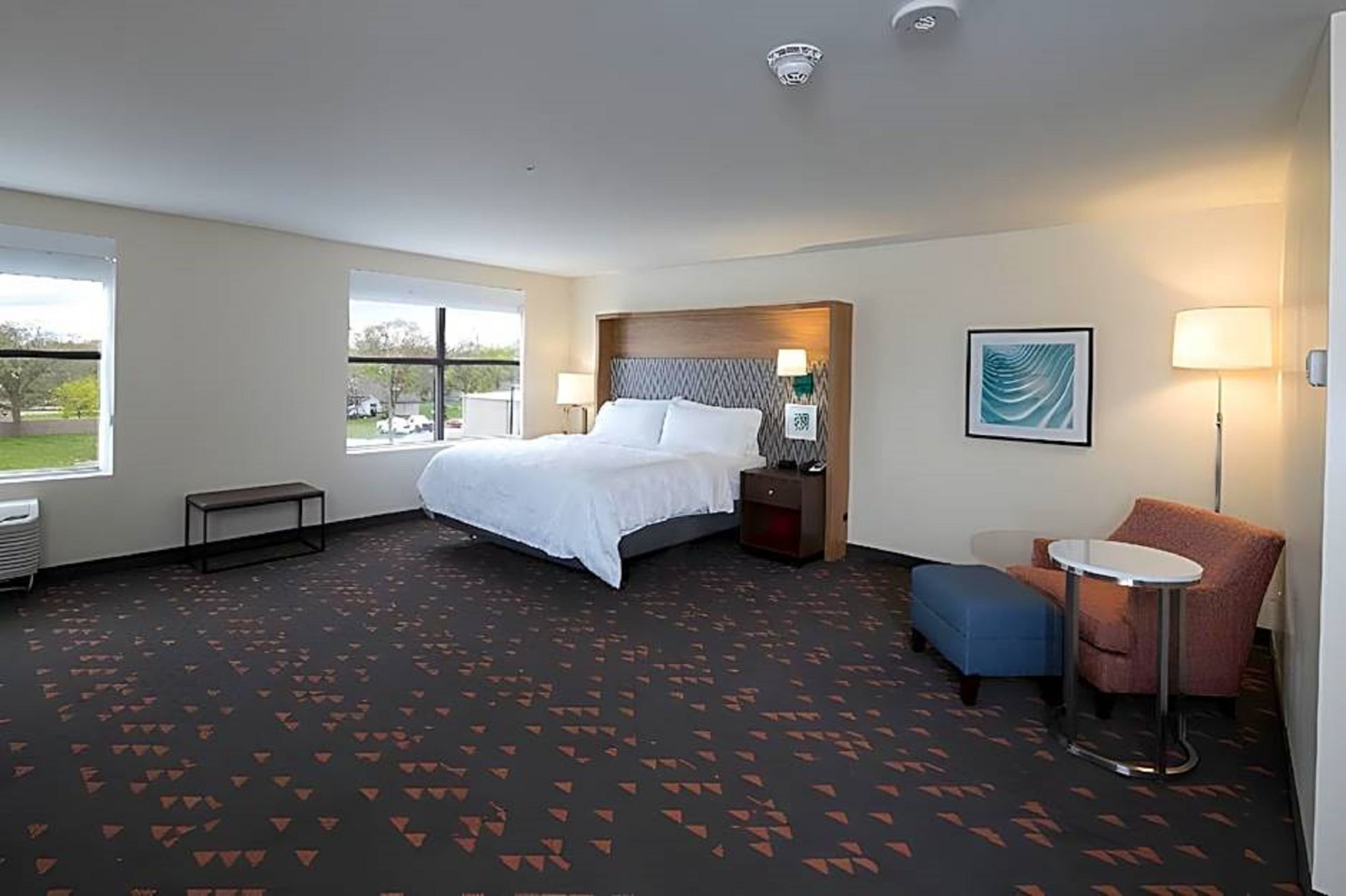 Holiday Inn & Suites Kalamazoo West — 25