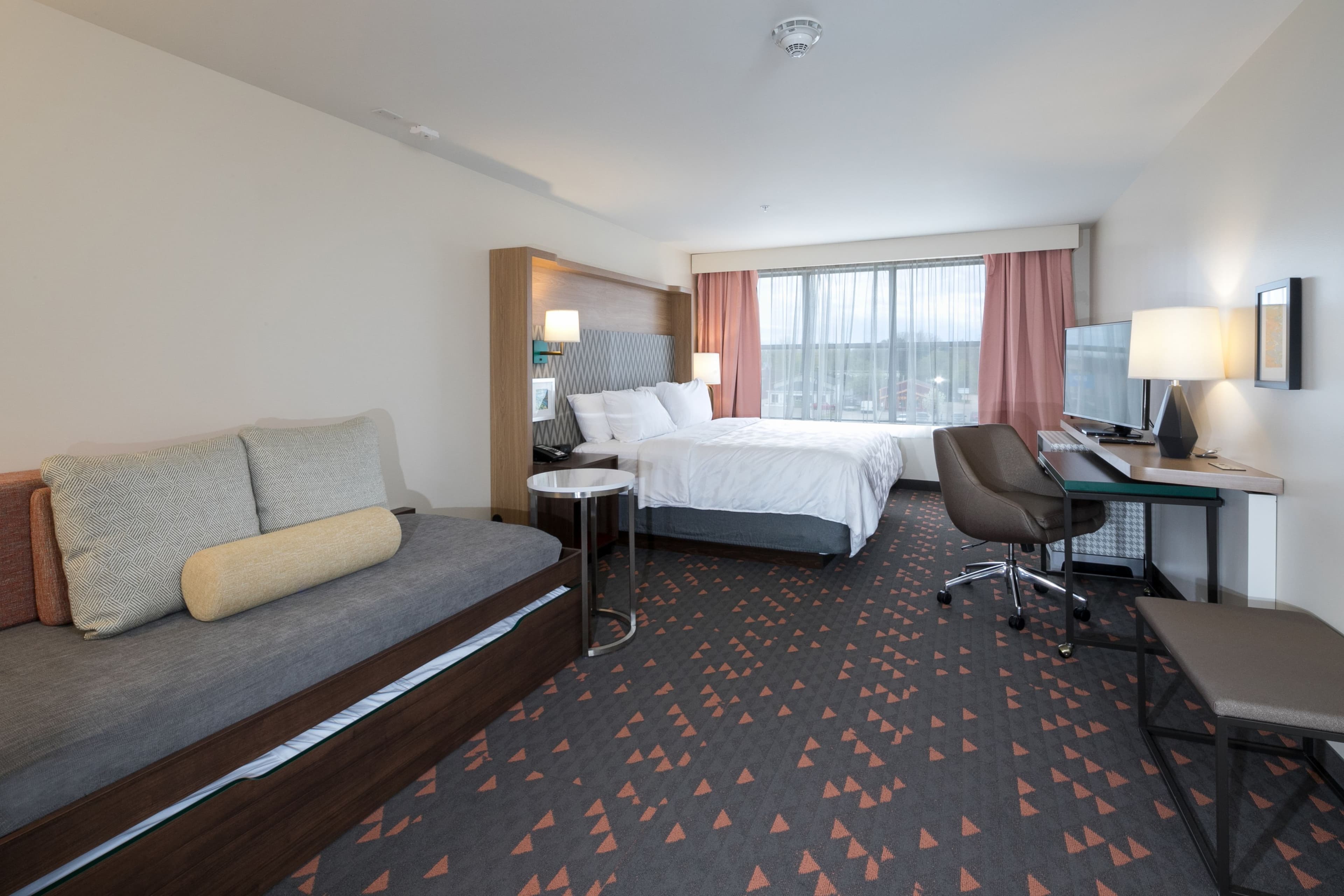Holiday Inn & Suites Kalamazoo West — 15