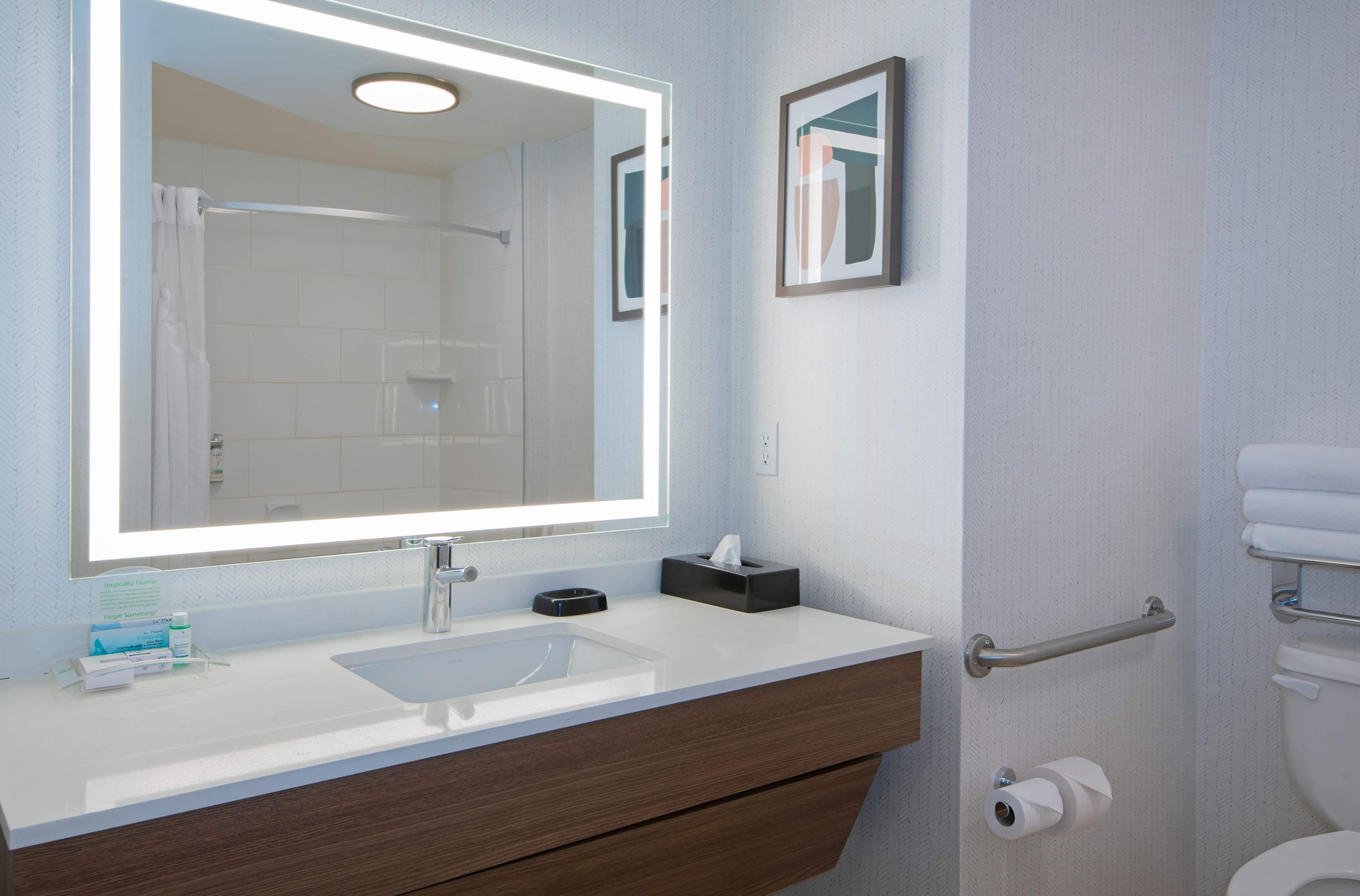 Holiday Inn & Suites Kamloops — 13