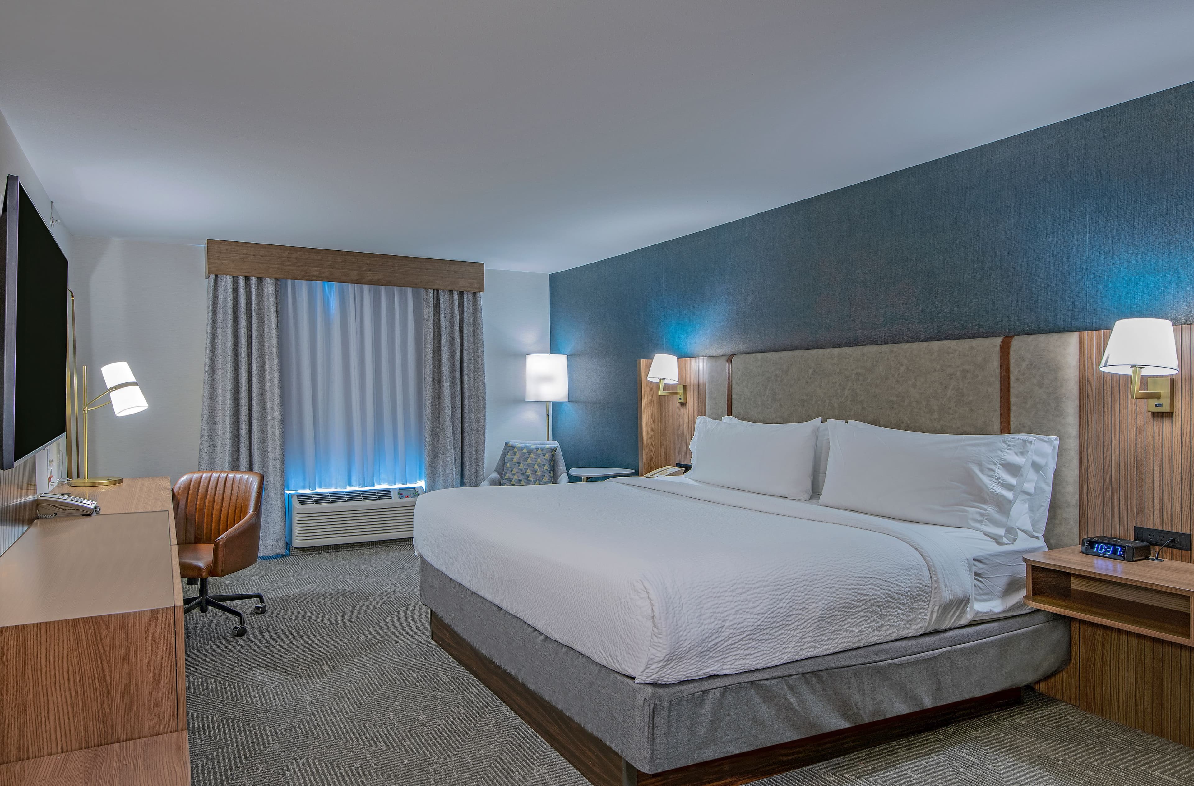 Holiday Inn & Suites Kamloops — 6