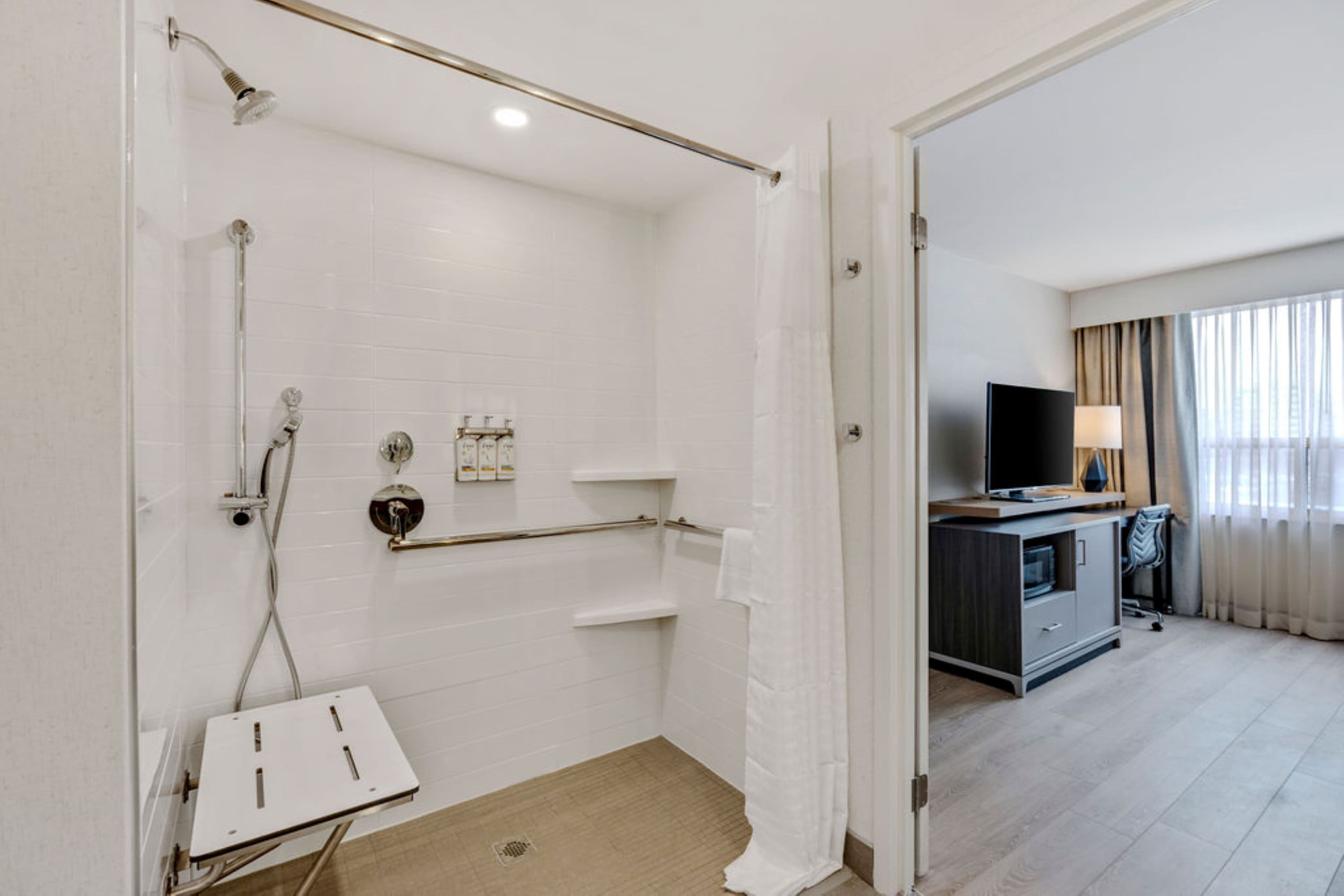 Holiday Inn & Suites Ottawa Kanata — 15