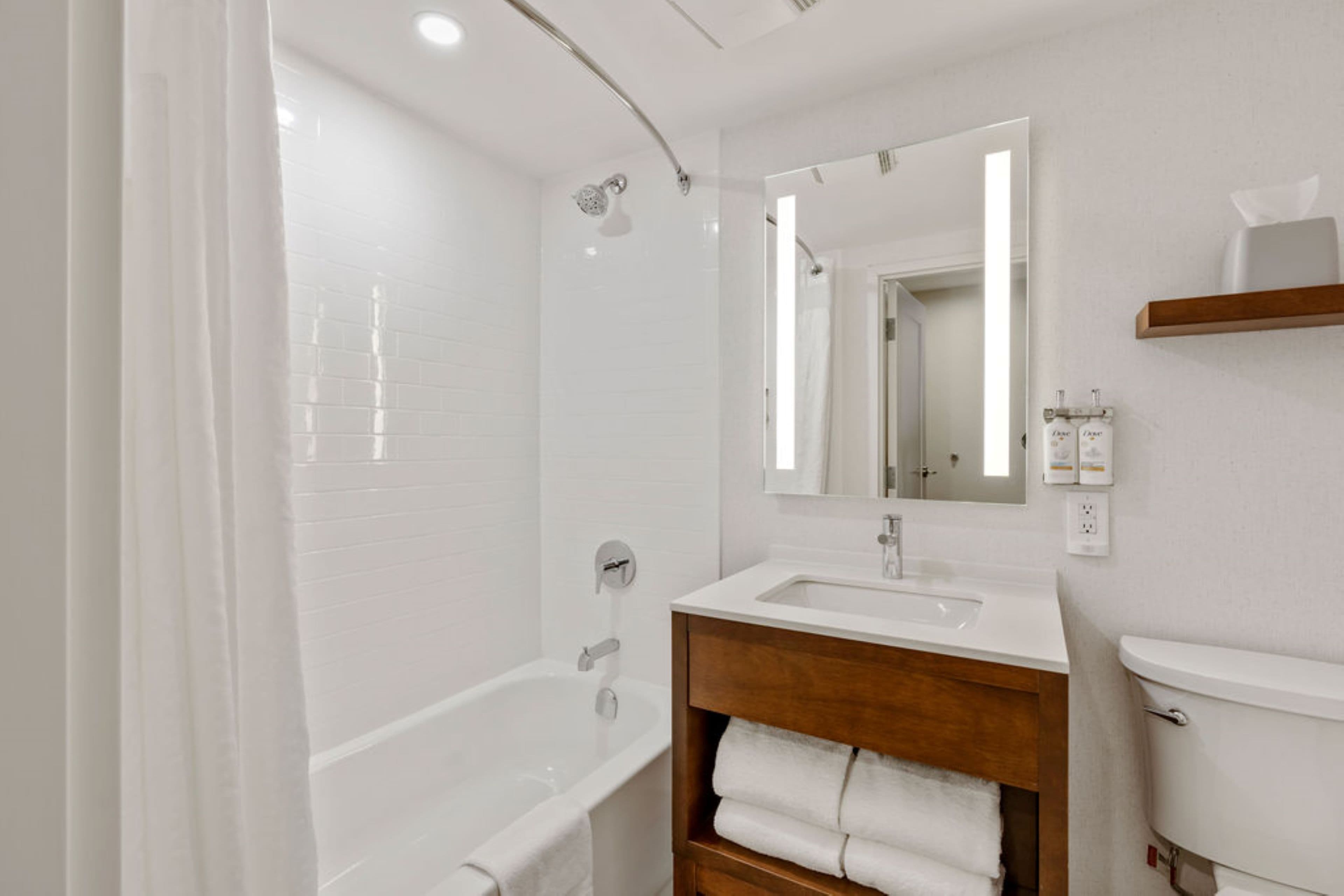 Holiday Inn & Suites Ottawa Kanata — 21
