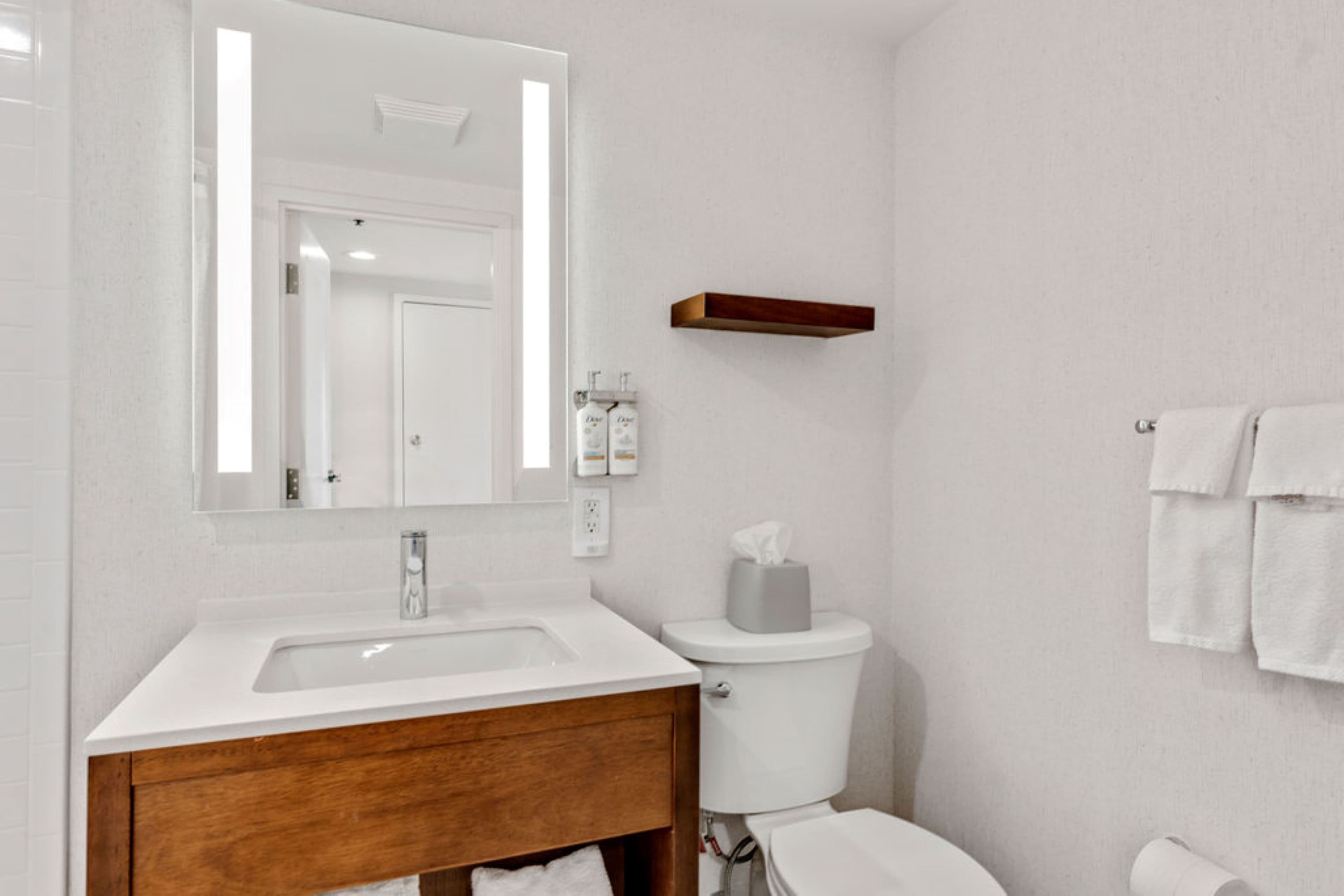Holiday Inn & Suites Ottawa Kanata — 25