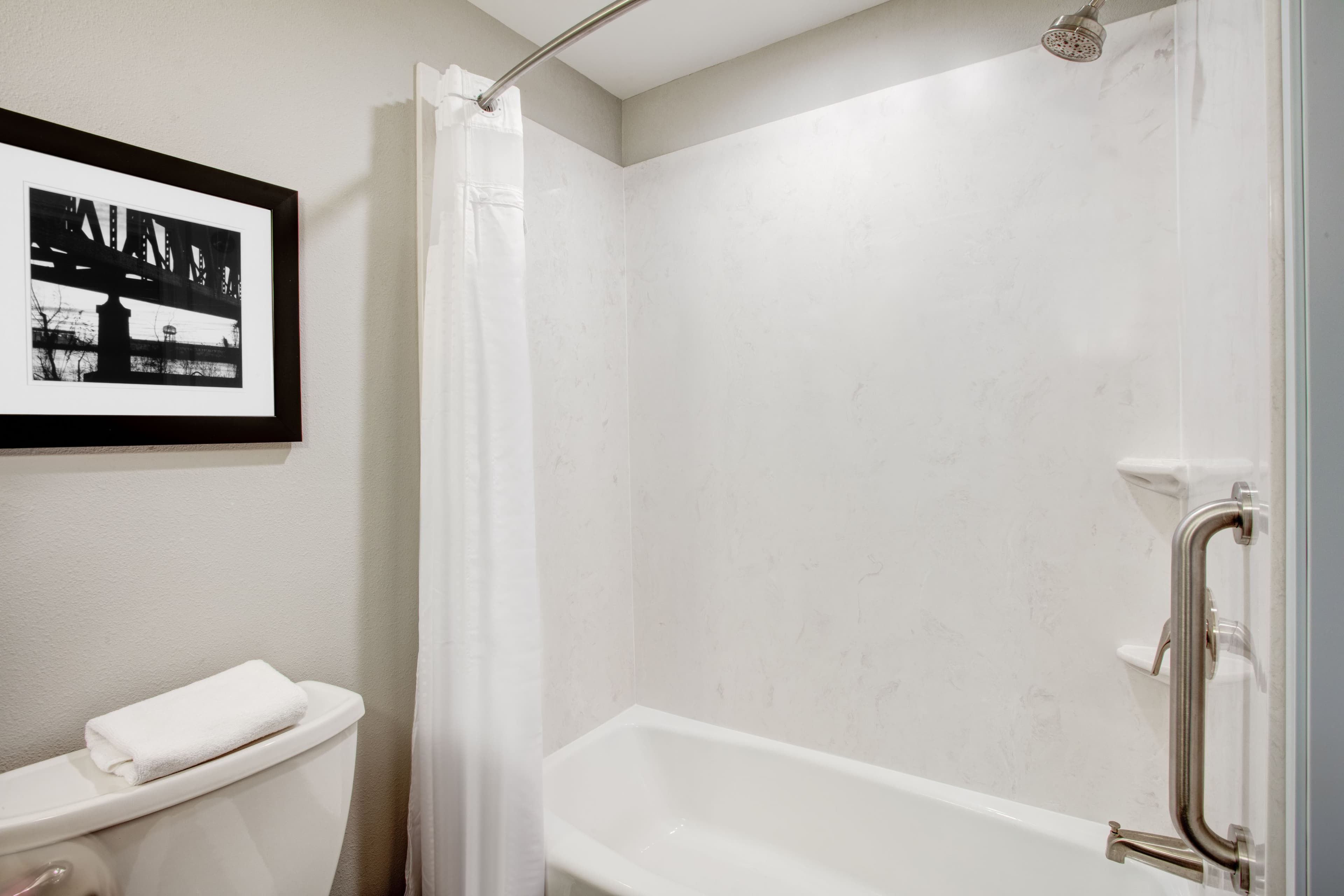 Holiday Inn & Suites Lafayette North — 5