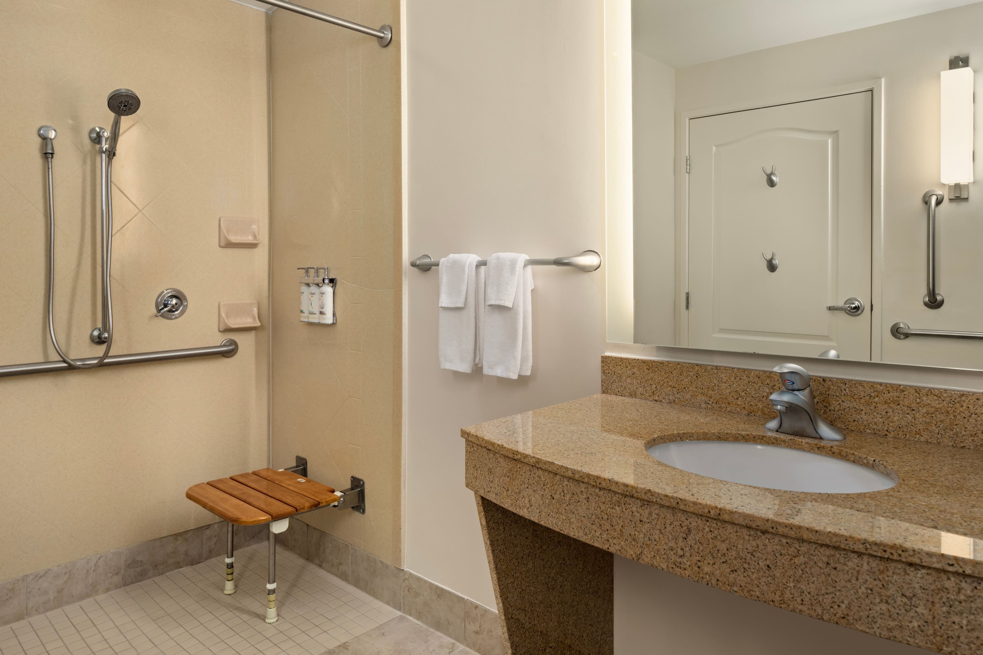 Holiday Inn & Suites Maple Grove NW Mpls-Arbor Lks — 18