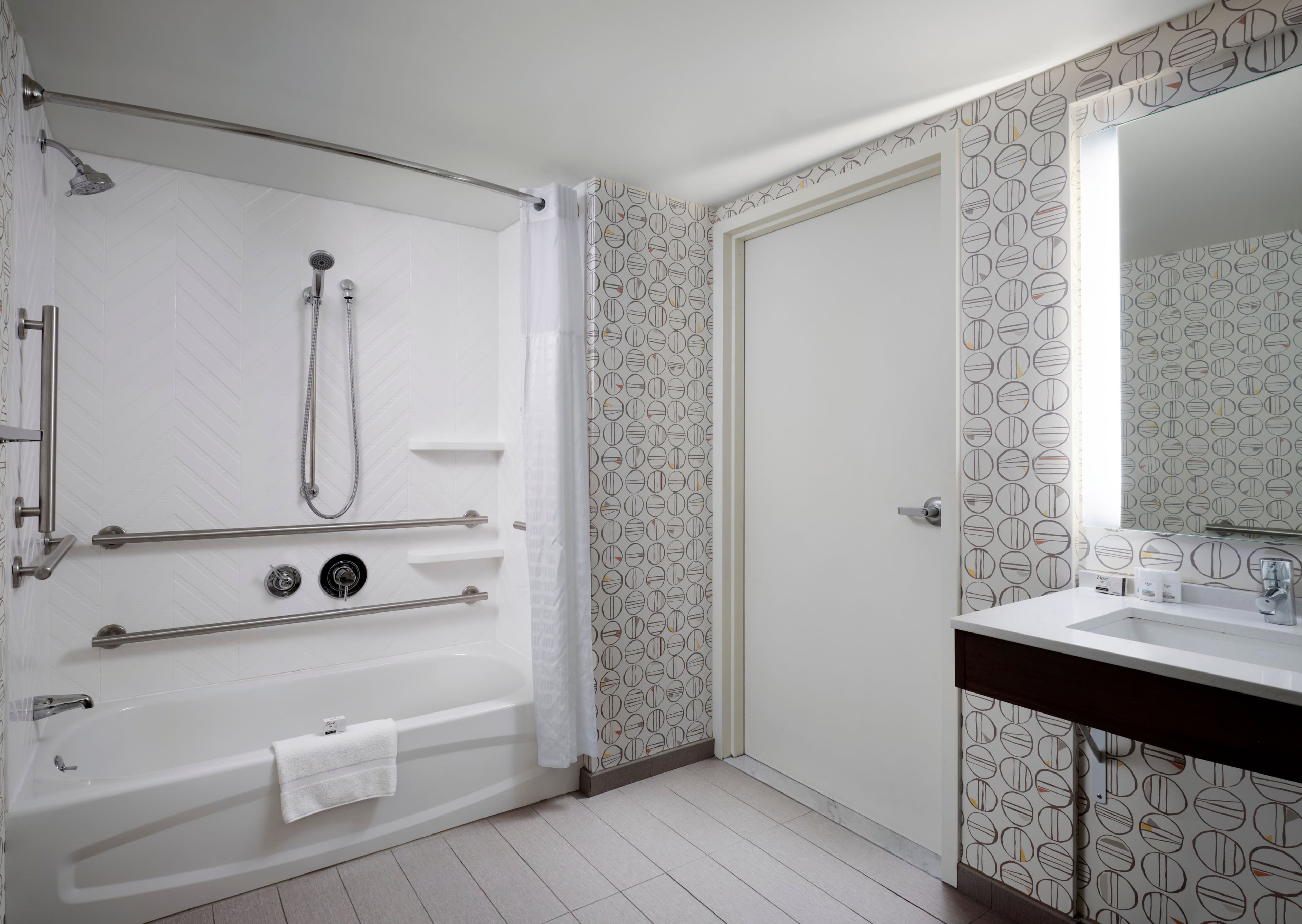 Holiday Inn & Suites Marlborough — 12