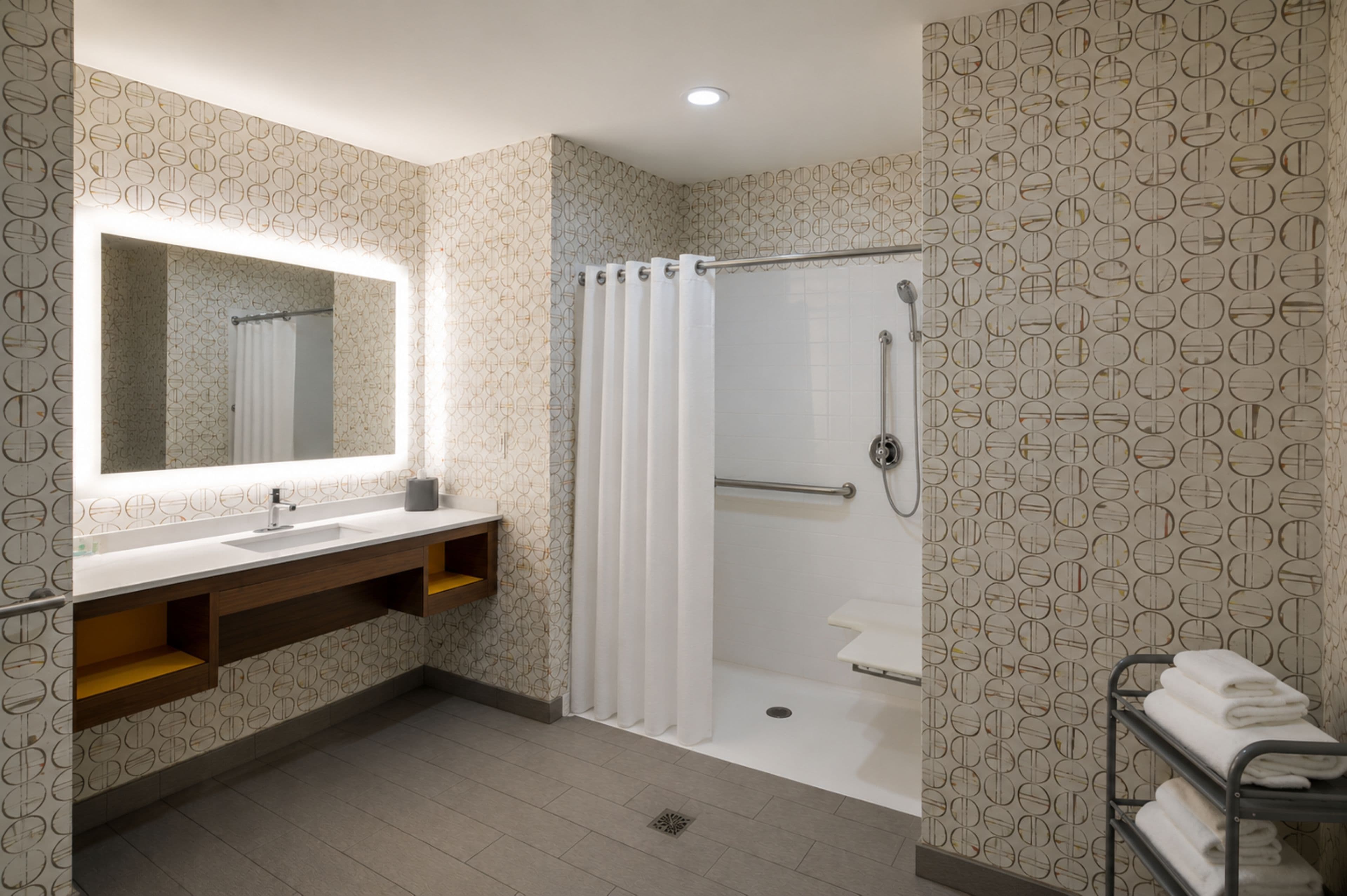 Holiday Inn & Suites Memphis Southeast-Germantown — 9