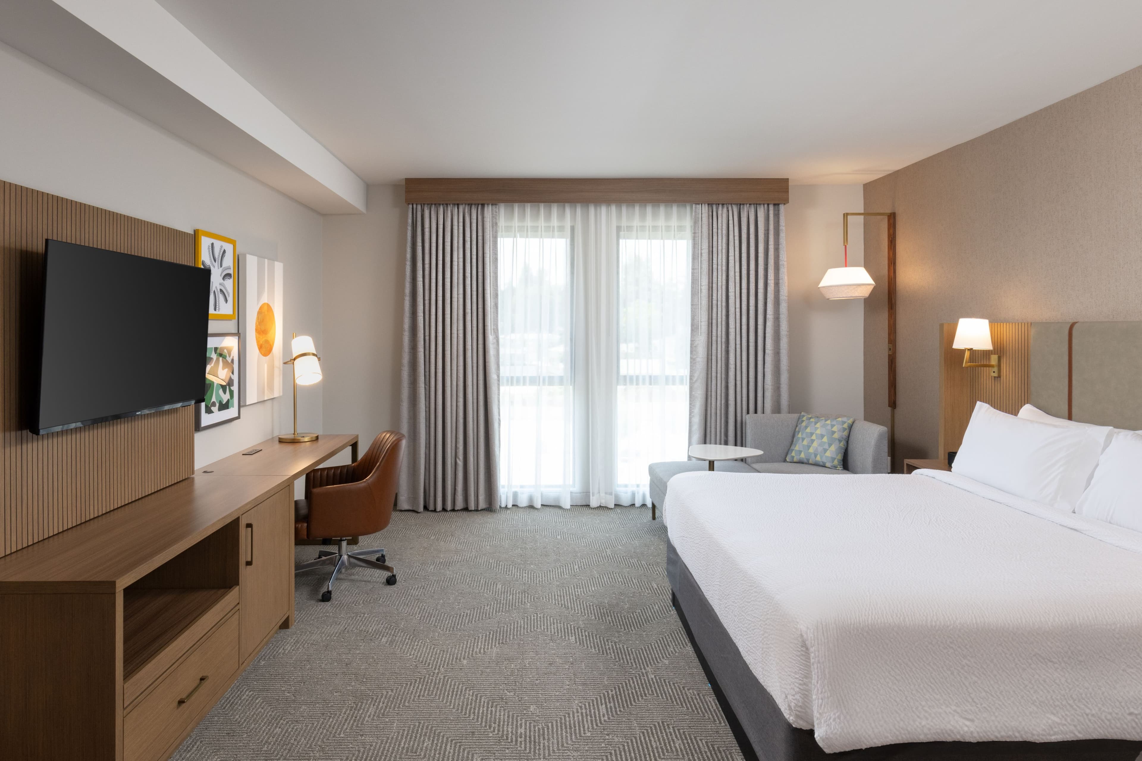 Holiday Inn & Suites Monterey Park - Los Angeles - Image 4