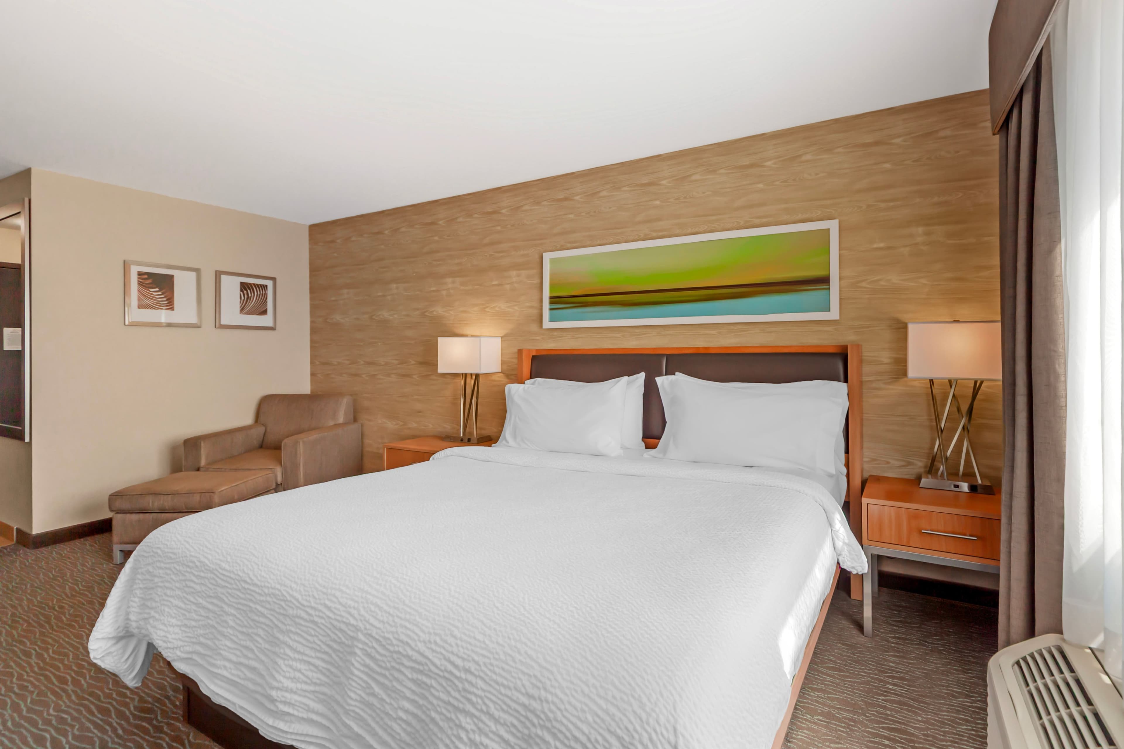 Holiday Inn & Suites Edmonton Arpt - Conference Ctr — 7
