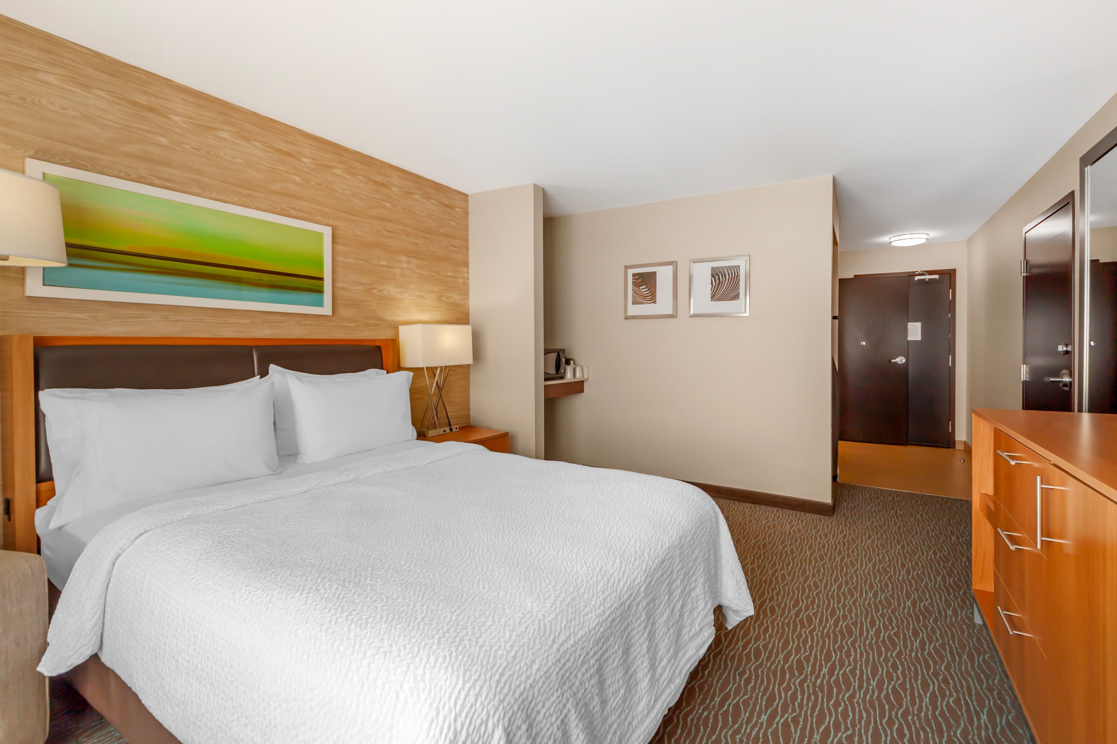 Holiday Inn & Suites Edmonton Arpt - Conference Ctr — 8
